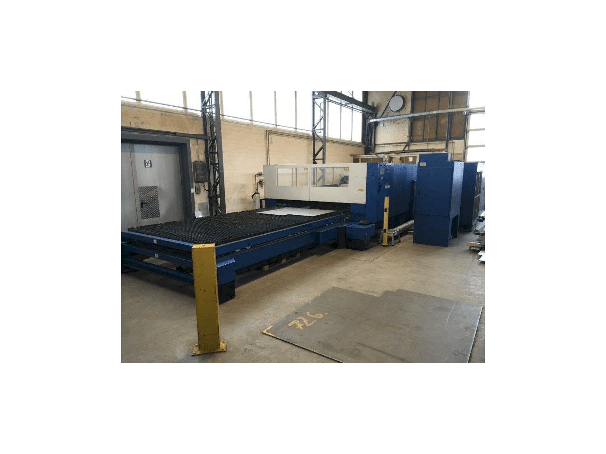 A Trumpf TLF 4000 Turbo gép elölnézete