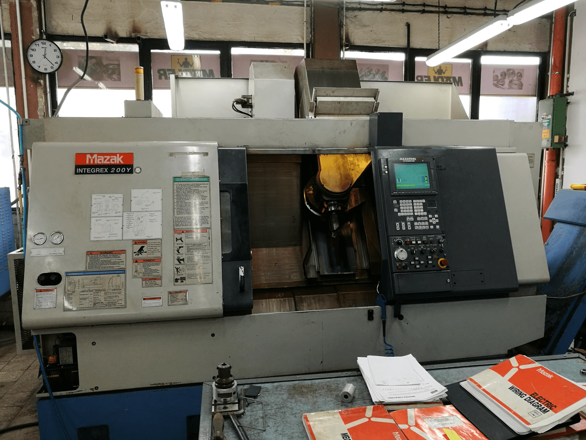 A Mazak INTEGREX 200Y gép elölnézete