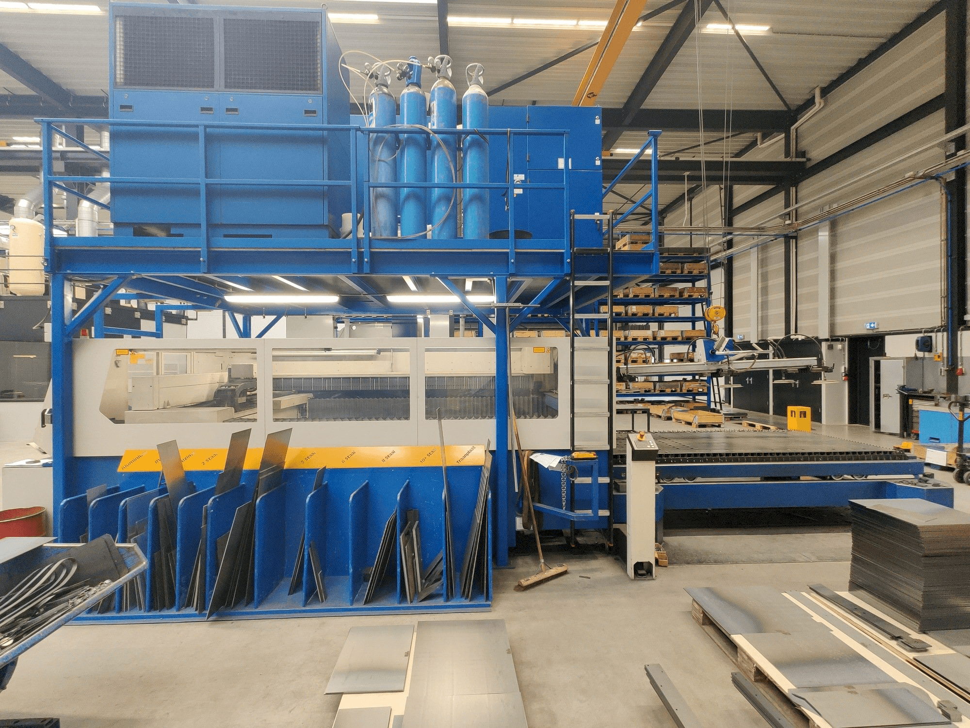 A Trumpf Trumatic L 3030 gép oldalnézete