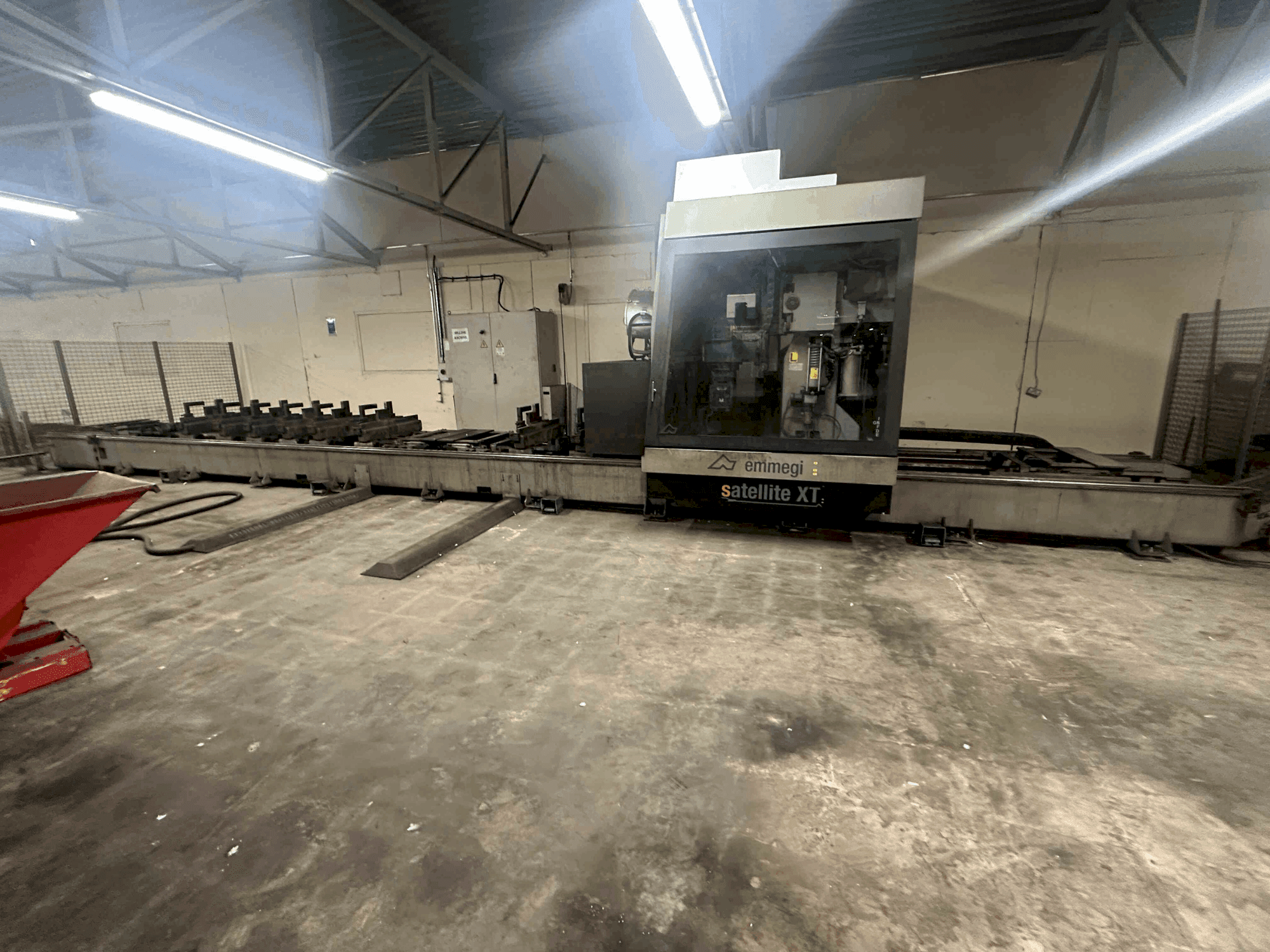 A Emmegi Satellite XT10500 gép elölnézete