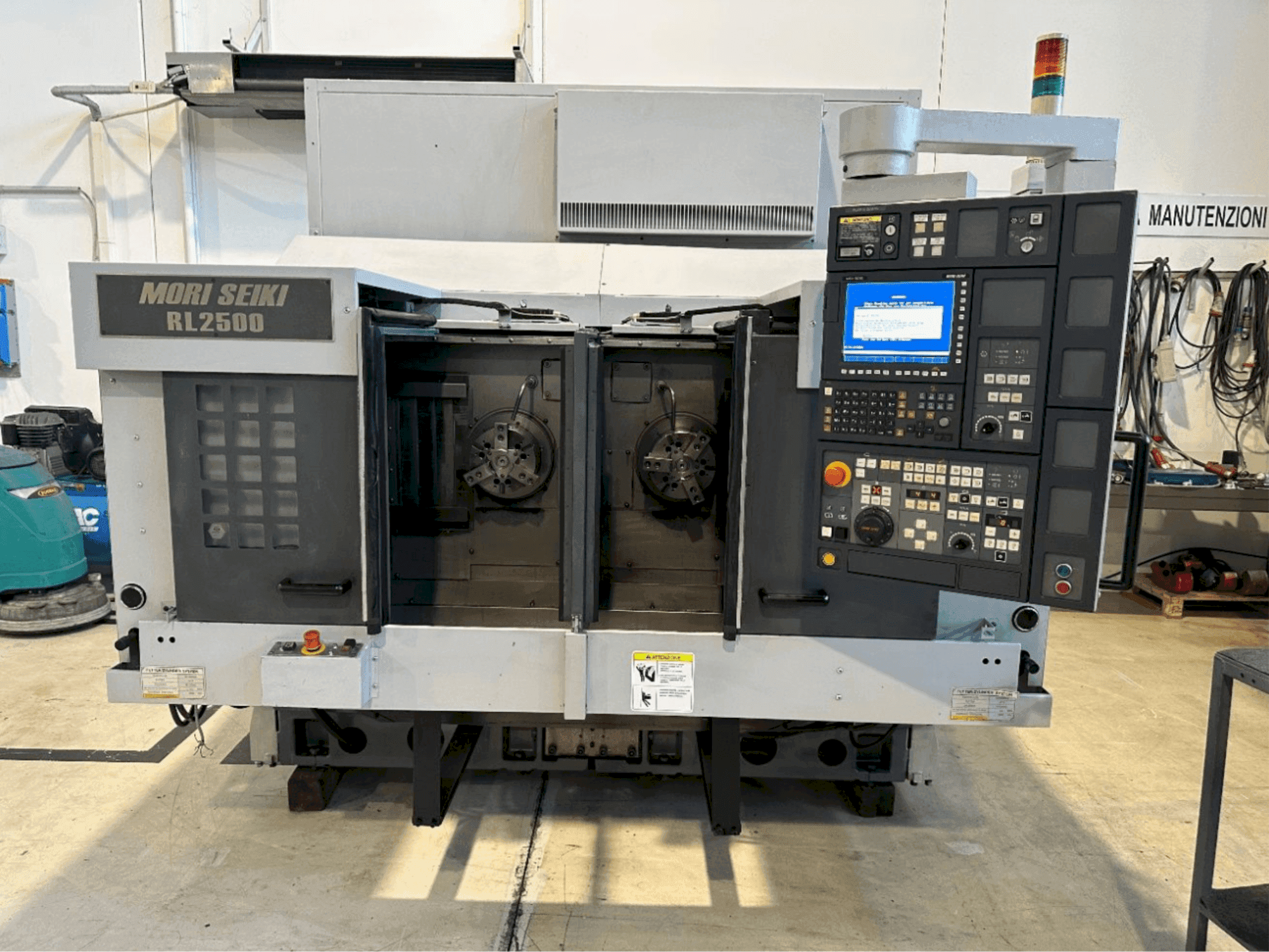 A MORI SEIKI gép elölnézete