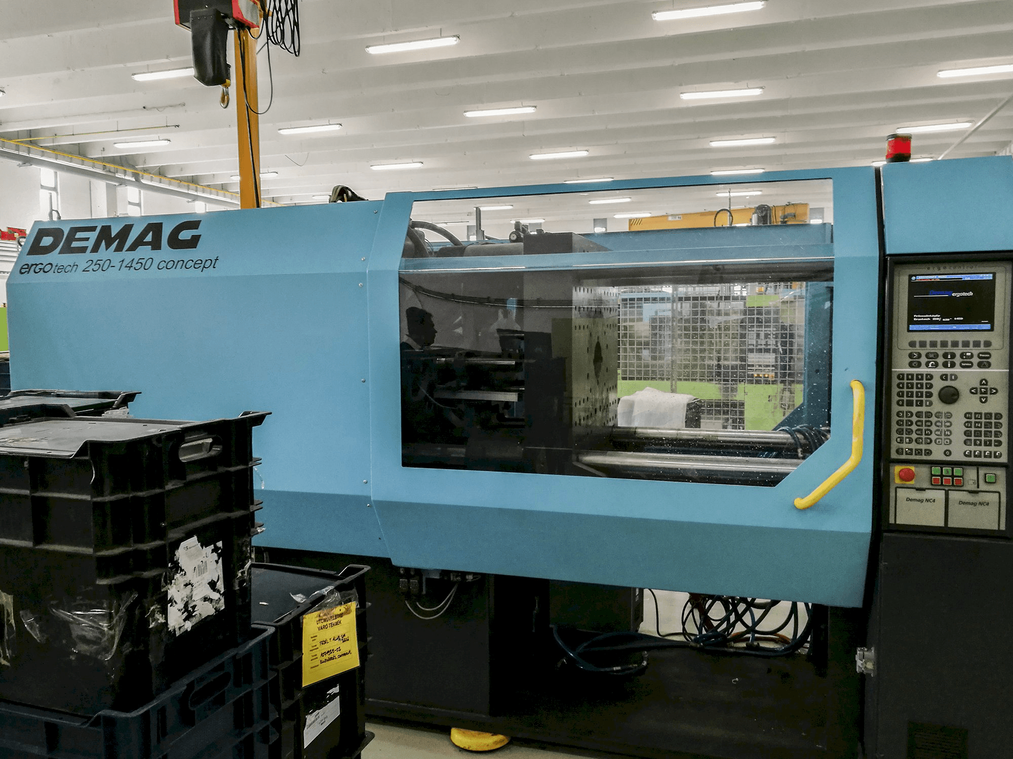 A DEMAG Ergotech concept 2500-1450 gép elölnézete