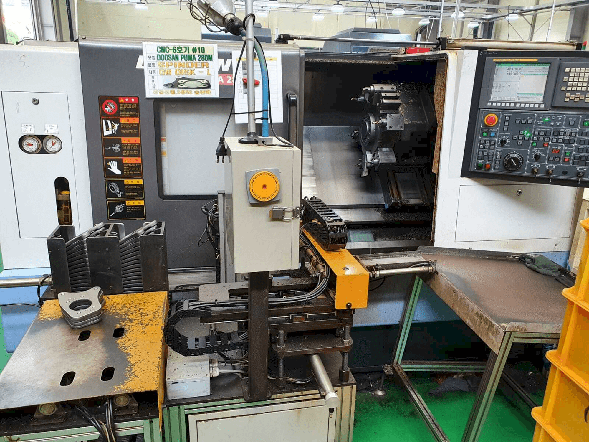 A Doosan Puma 280M gép elölnézete