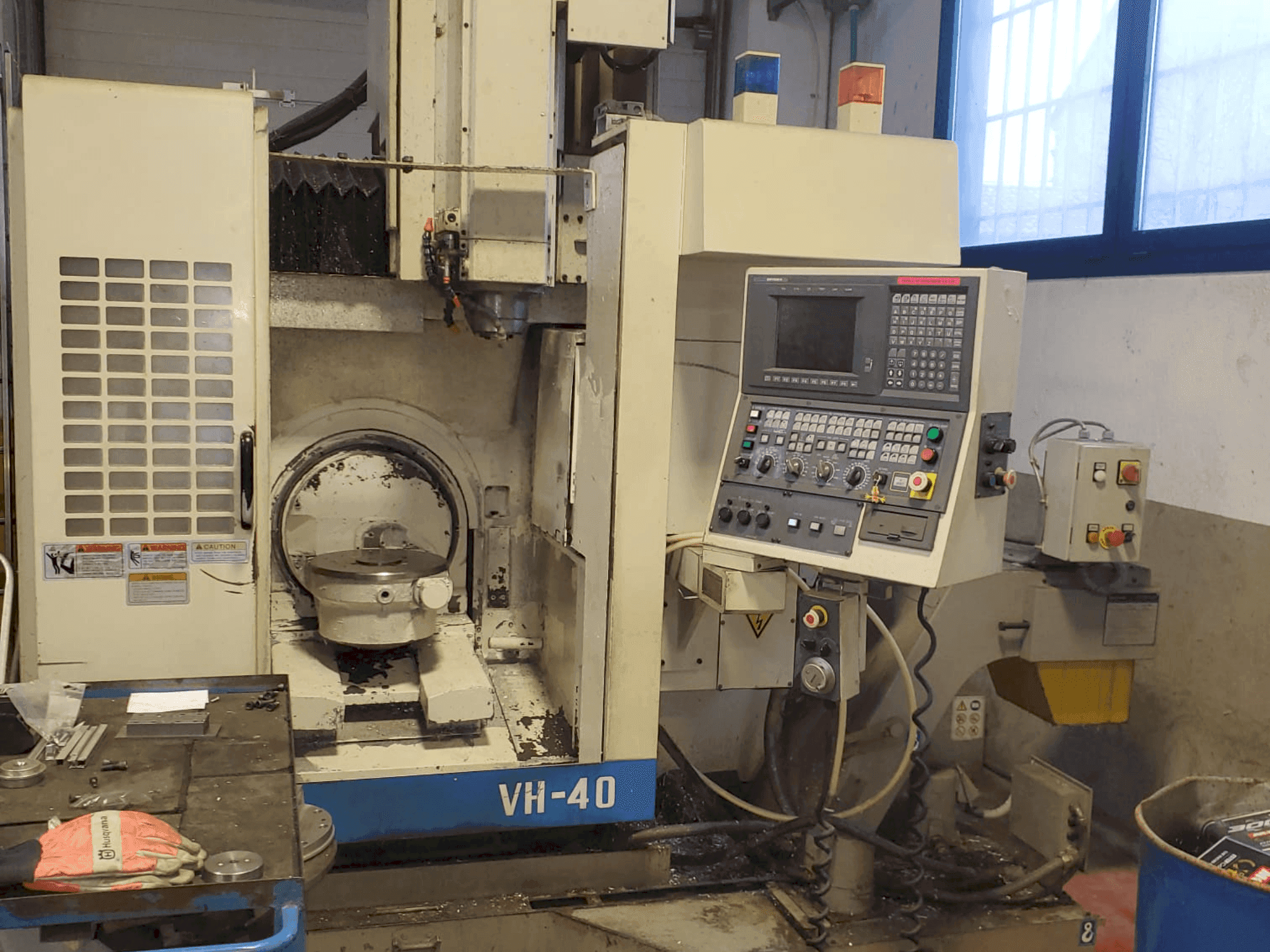 A Okuma VH-40 gép elölnézete