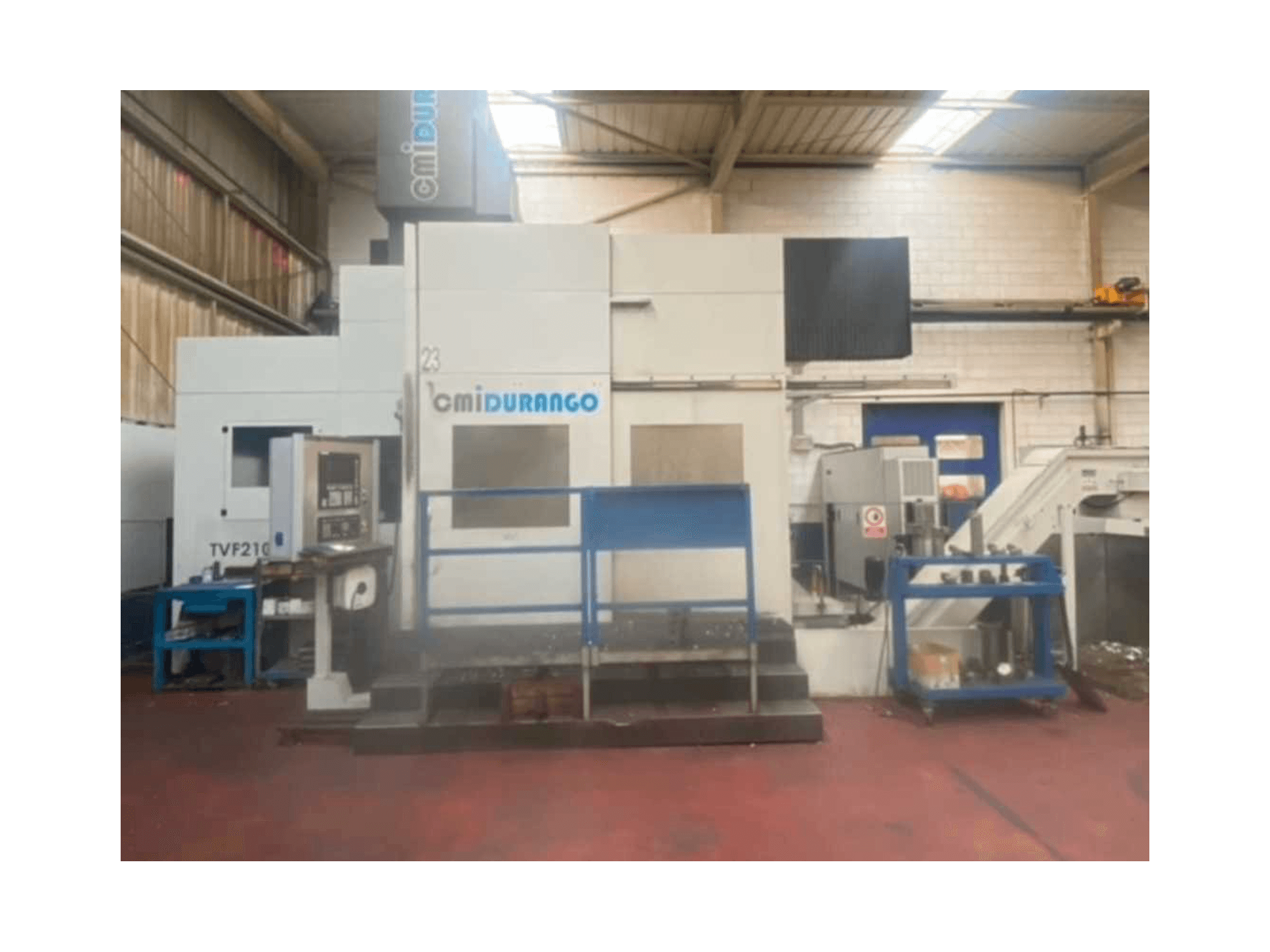 A cmiDURANGO TVF210-2000 gép elölnézete