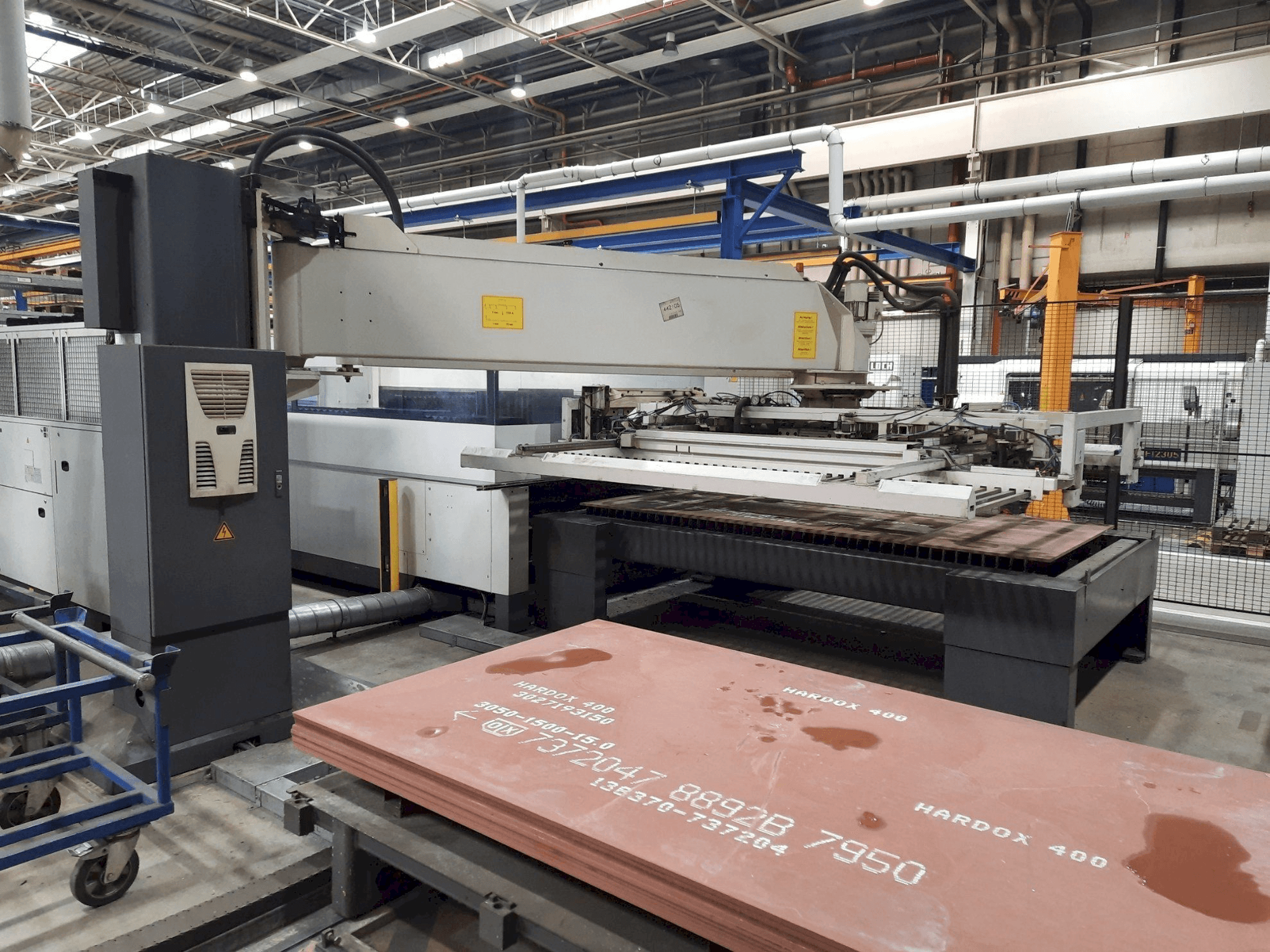 A Trumpf L3030 gép oldalnézete