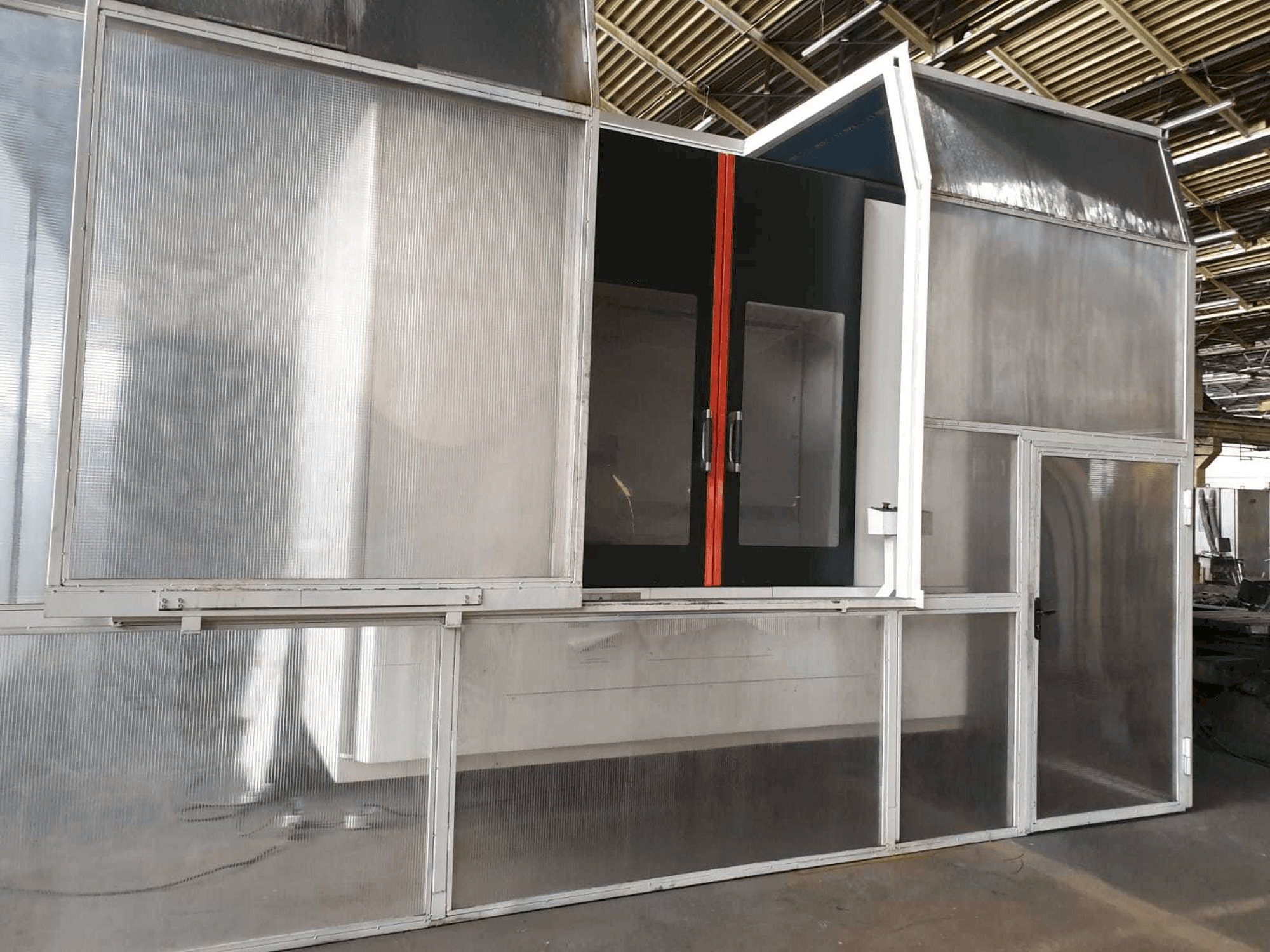 A Mazak HCN 8800-II Nexus gép elölnézete