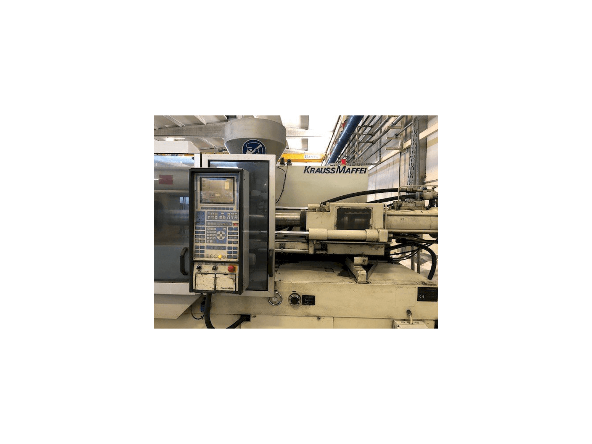 A Krauss Maffei 150-700 C2 gép elölnézete