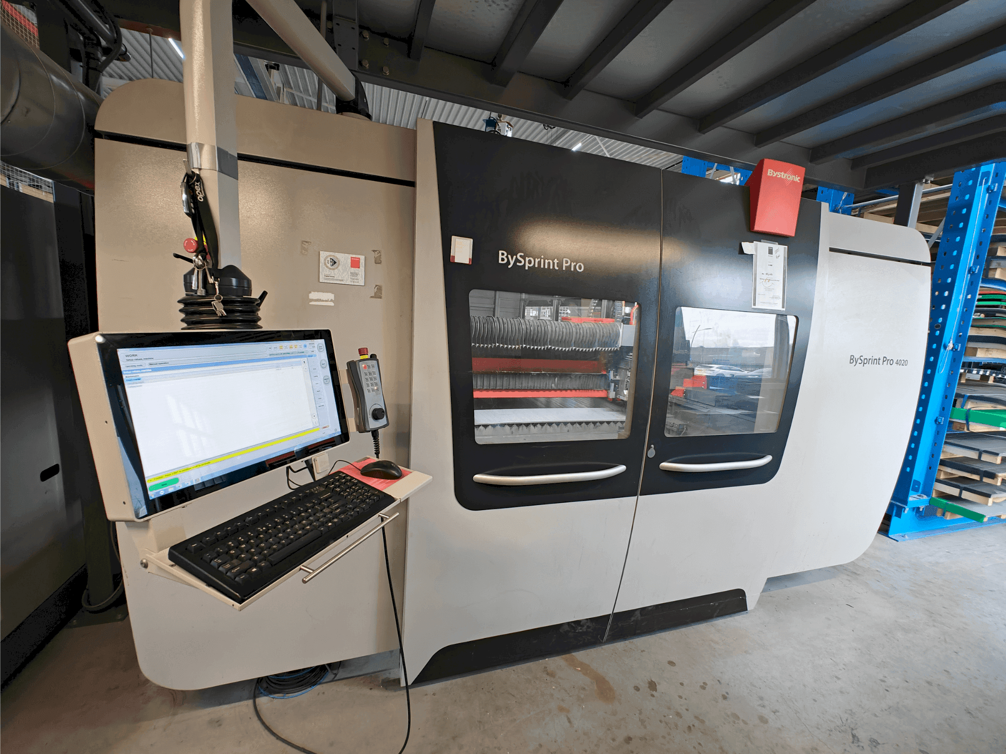 A Bystronic Bysprint Pro 4020 gép elölnézete