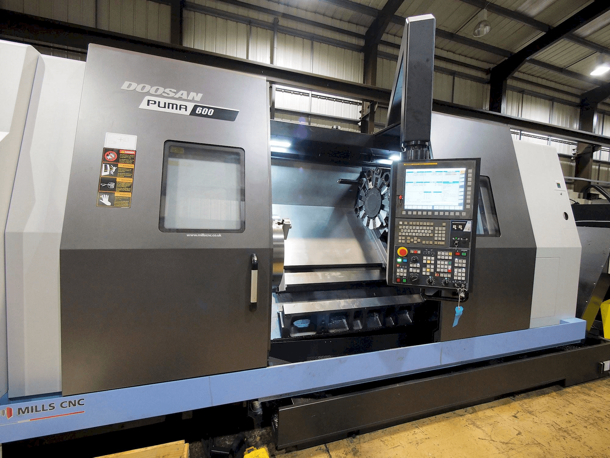 A Doosan Puma 600 gép elölnézete