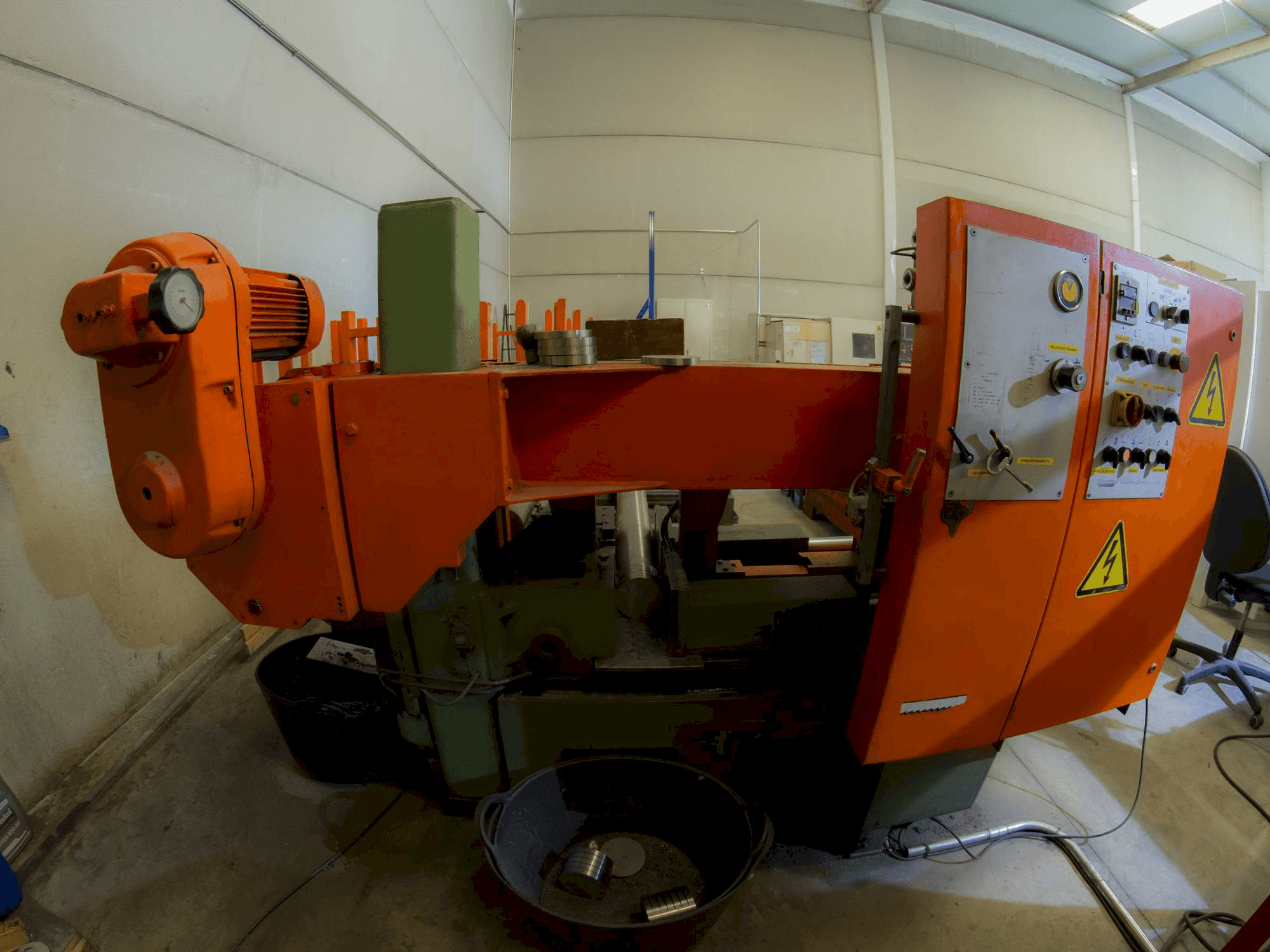 A KASTO HBA 340 AU gép elölnézete