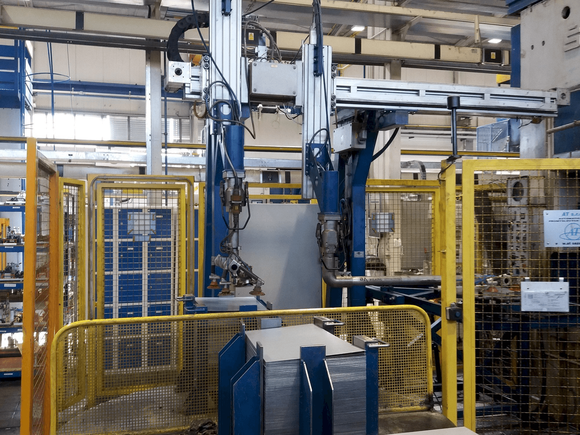 A SMERAL LKT 250 gép elölnézete