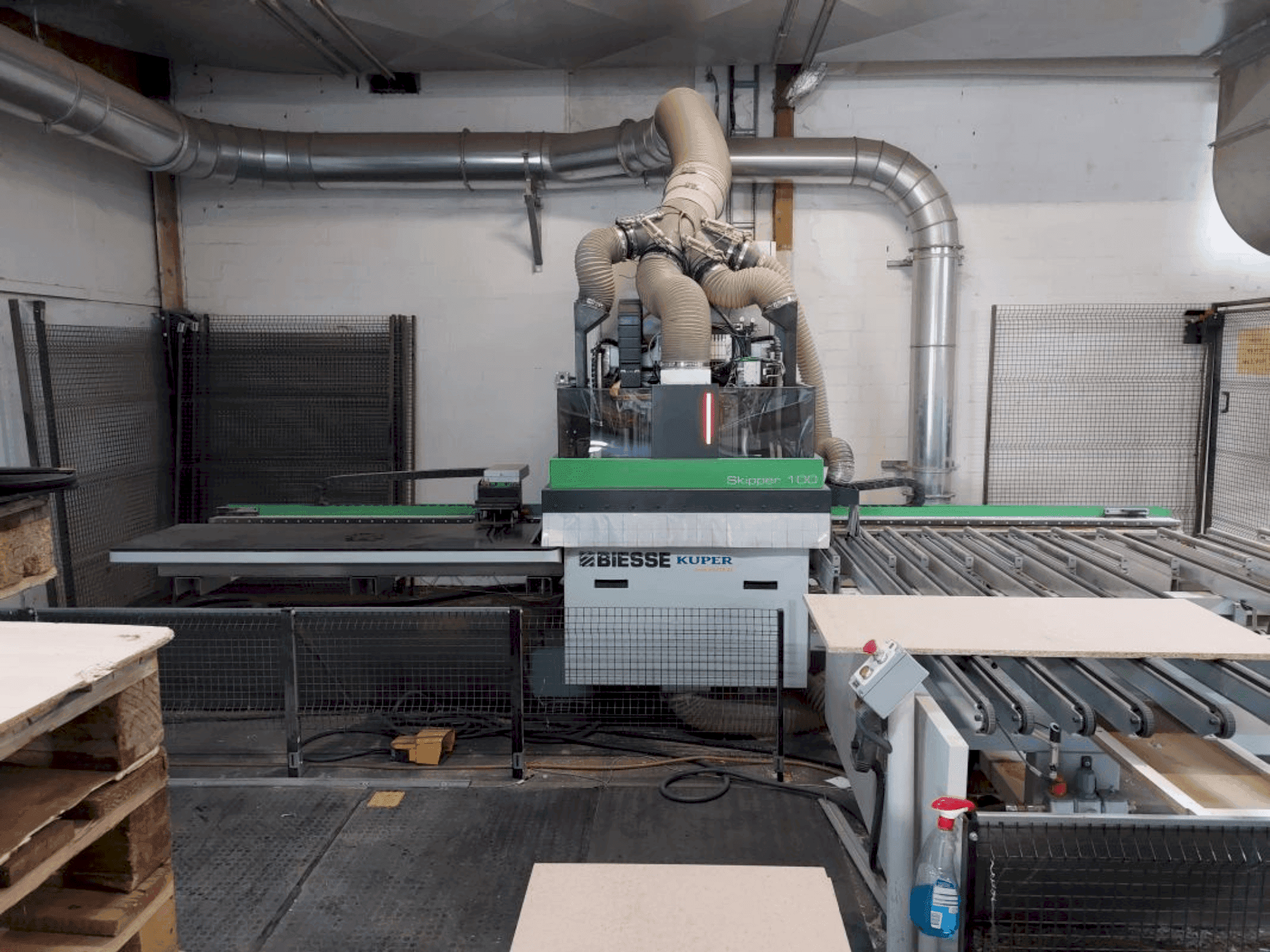 A BIESSE SKIPPER 100 L gép elölnézete