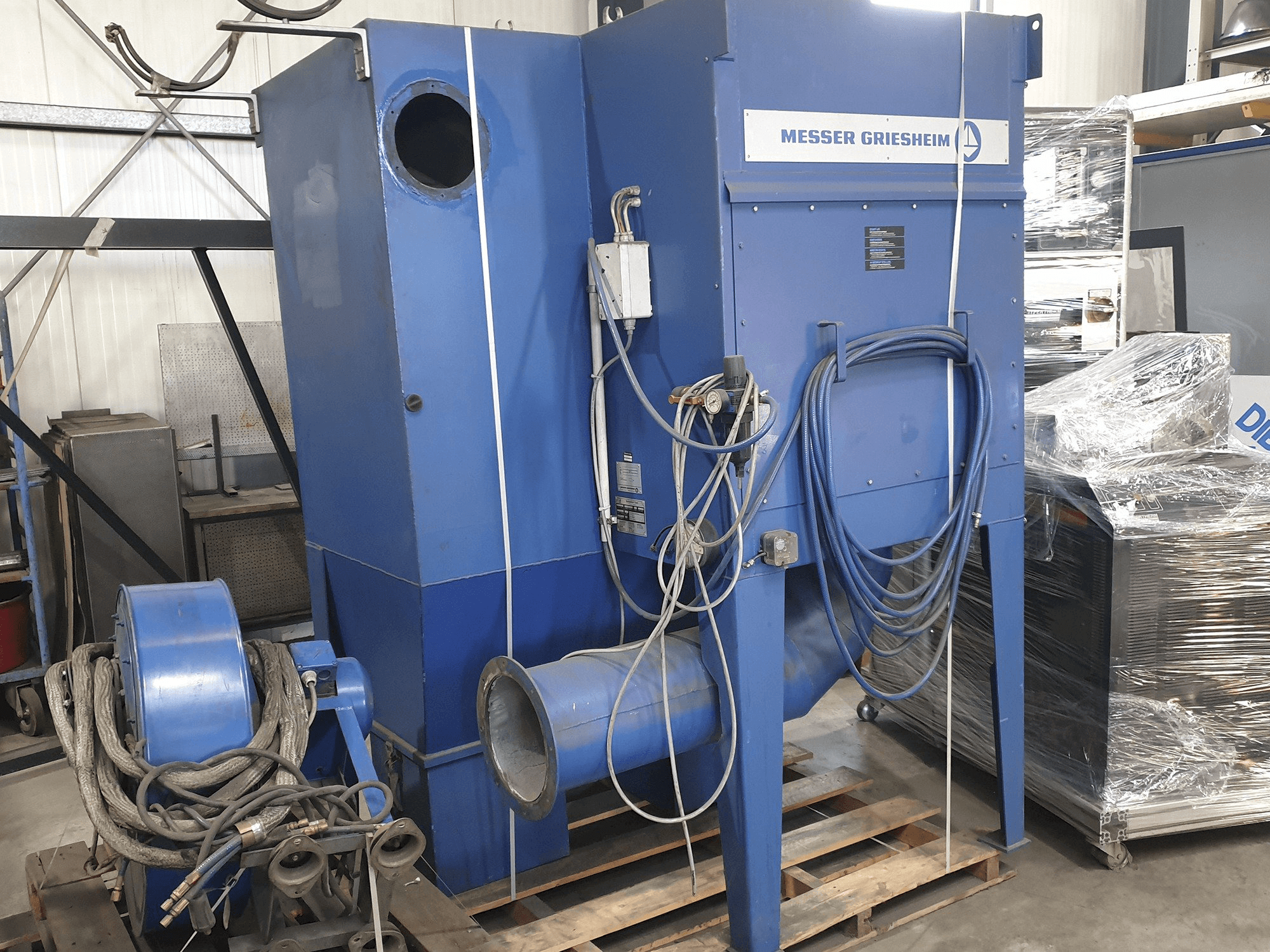 A Messer Griesheim CORTA PS 3100 gép elölnézete