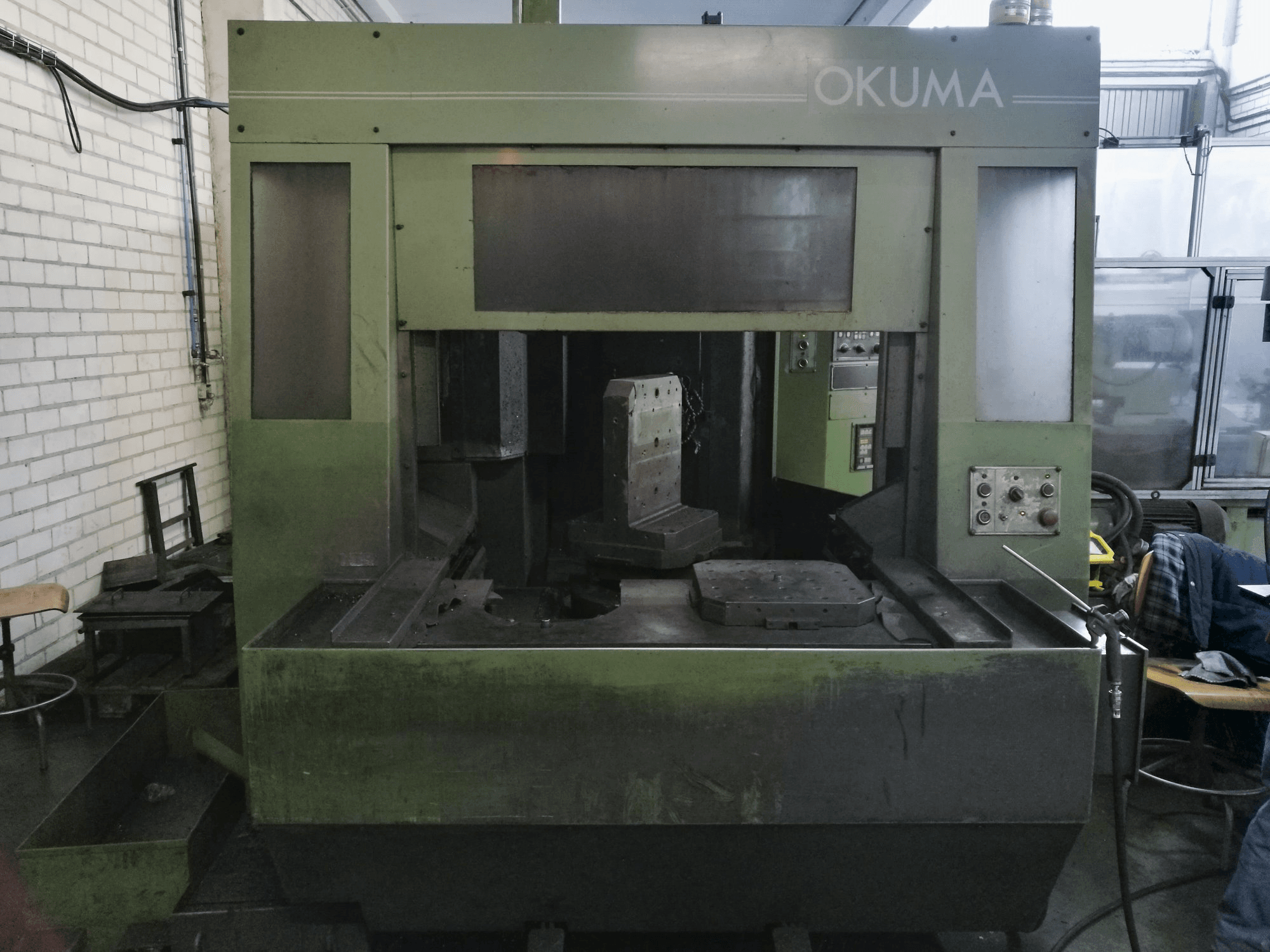 A Okuma MC-40H gép elölnézete
