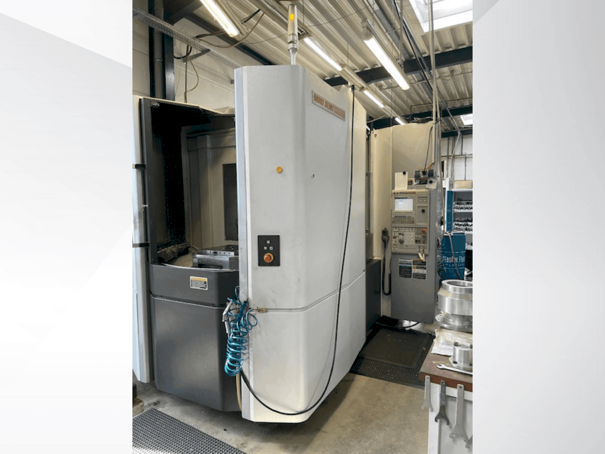 A MORI SEIKI NHX5 000 gép elölnézete