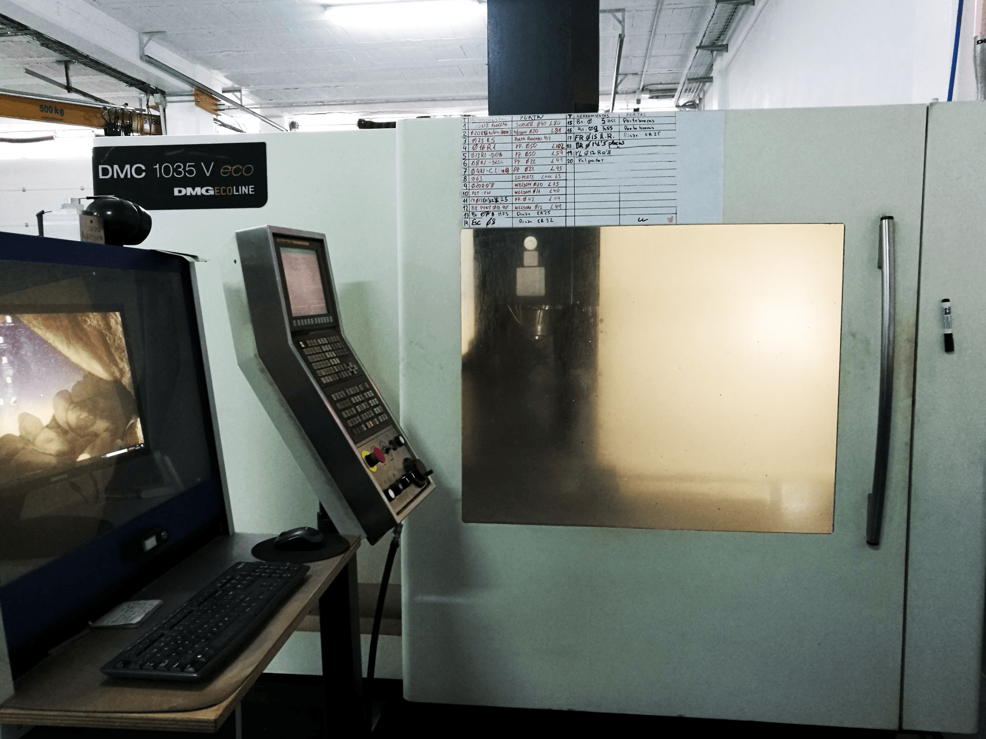 A DMG MORI DMC 1035 V eco gép elölnézete