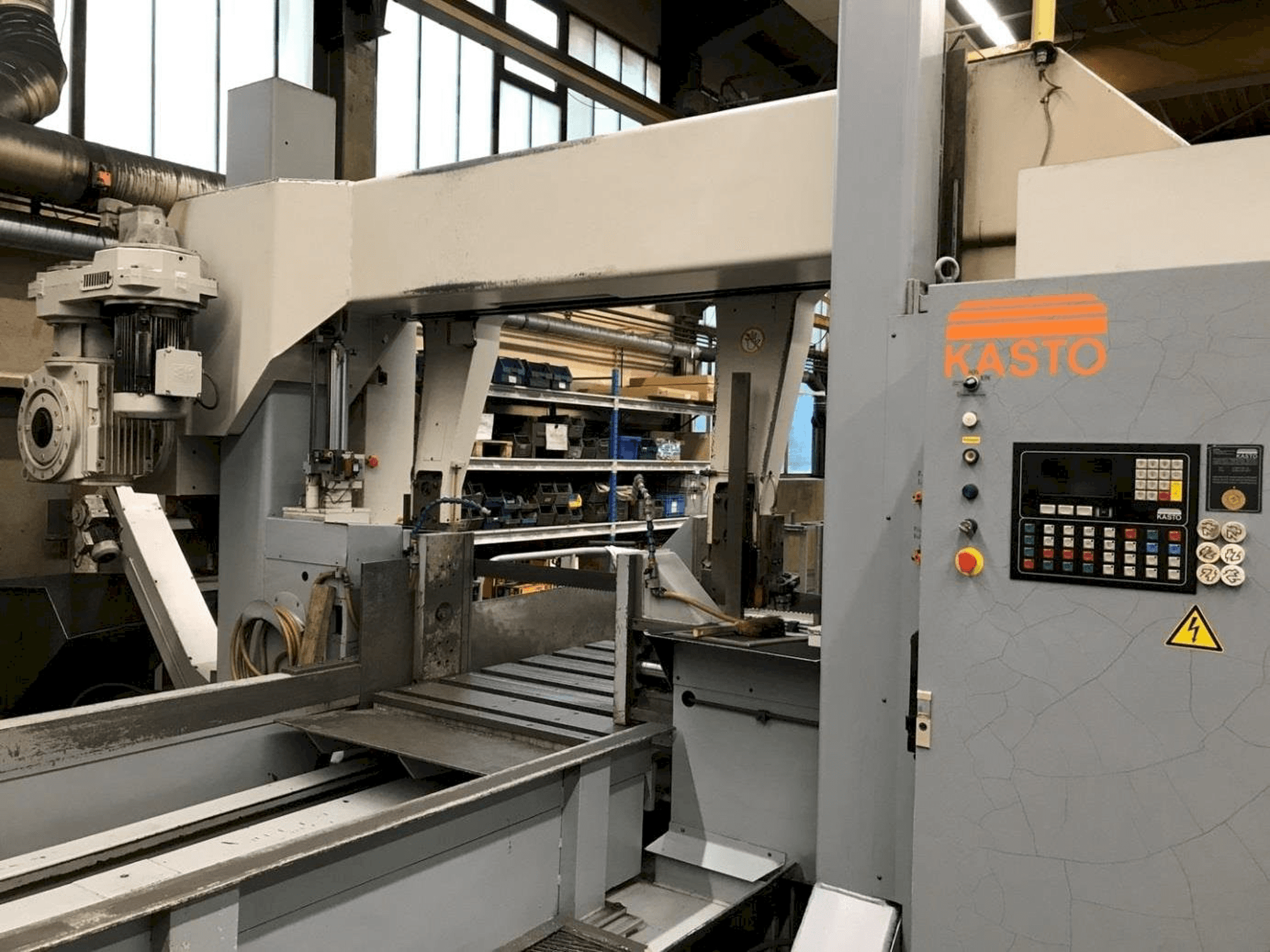 A KASTO HBA 1060/1260AU gép elölnézete