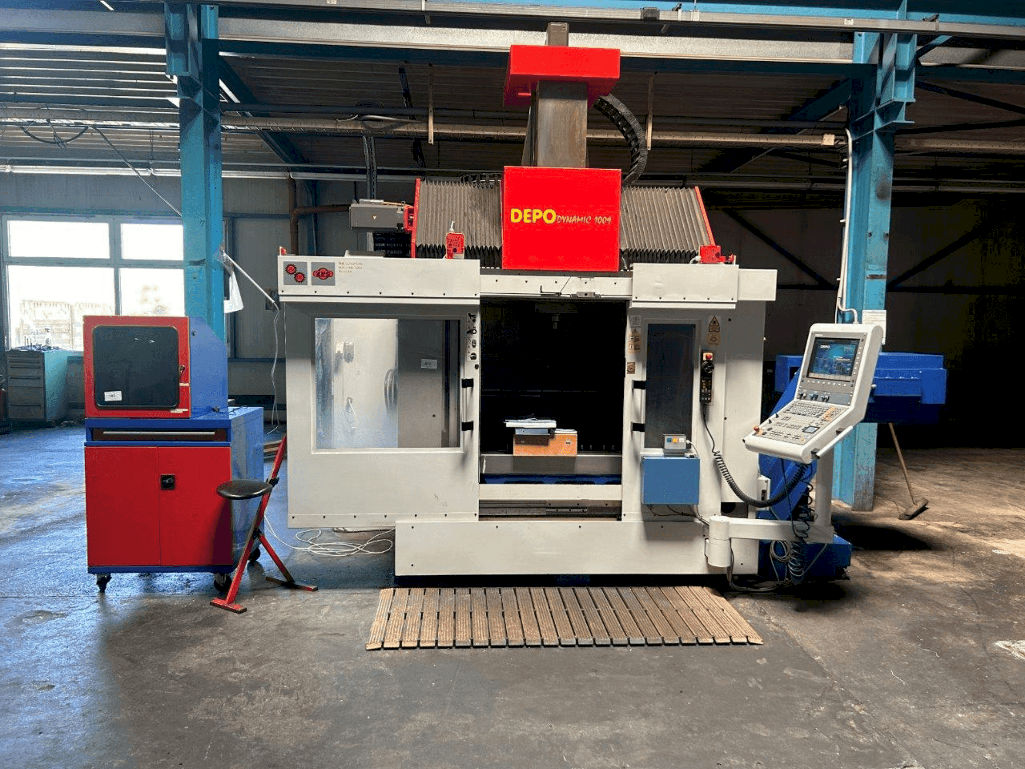 A DEPO Dynamic 1009 gép elölnézete