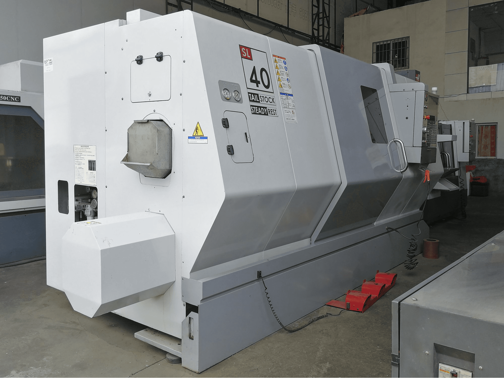 A HAAS SL-40 gép bal oldali nézete
