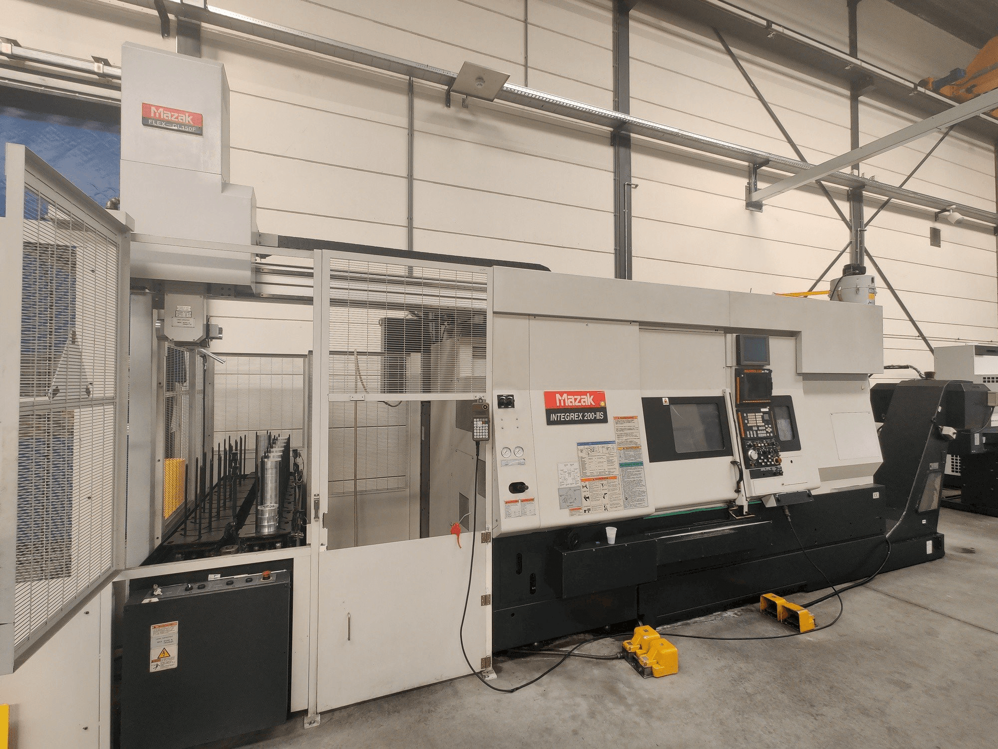 A Mazak Integrex 200-3S gép elölnézete