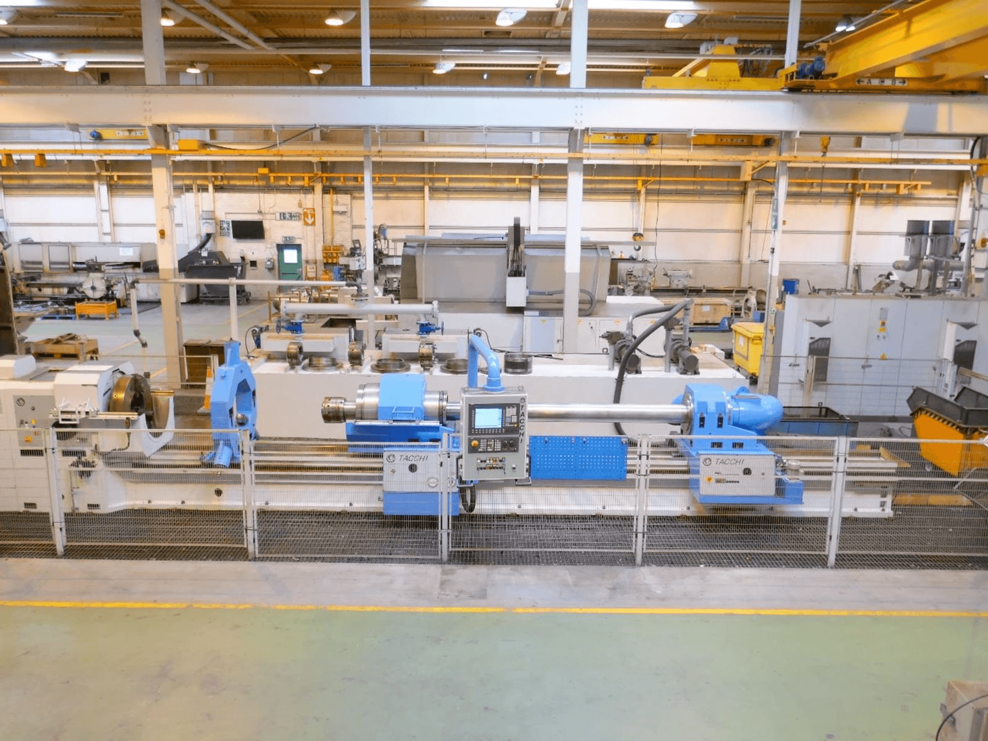 A TACCHI FT45S CNC gép elölnézete