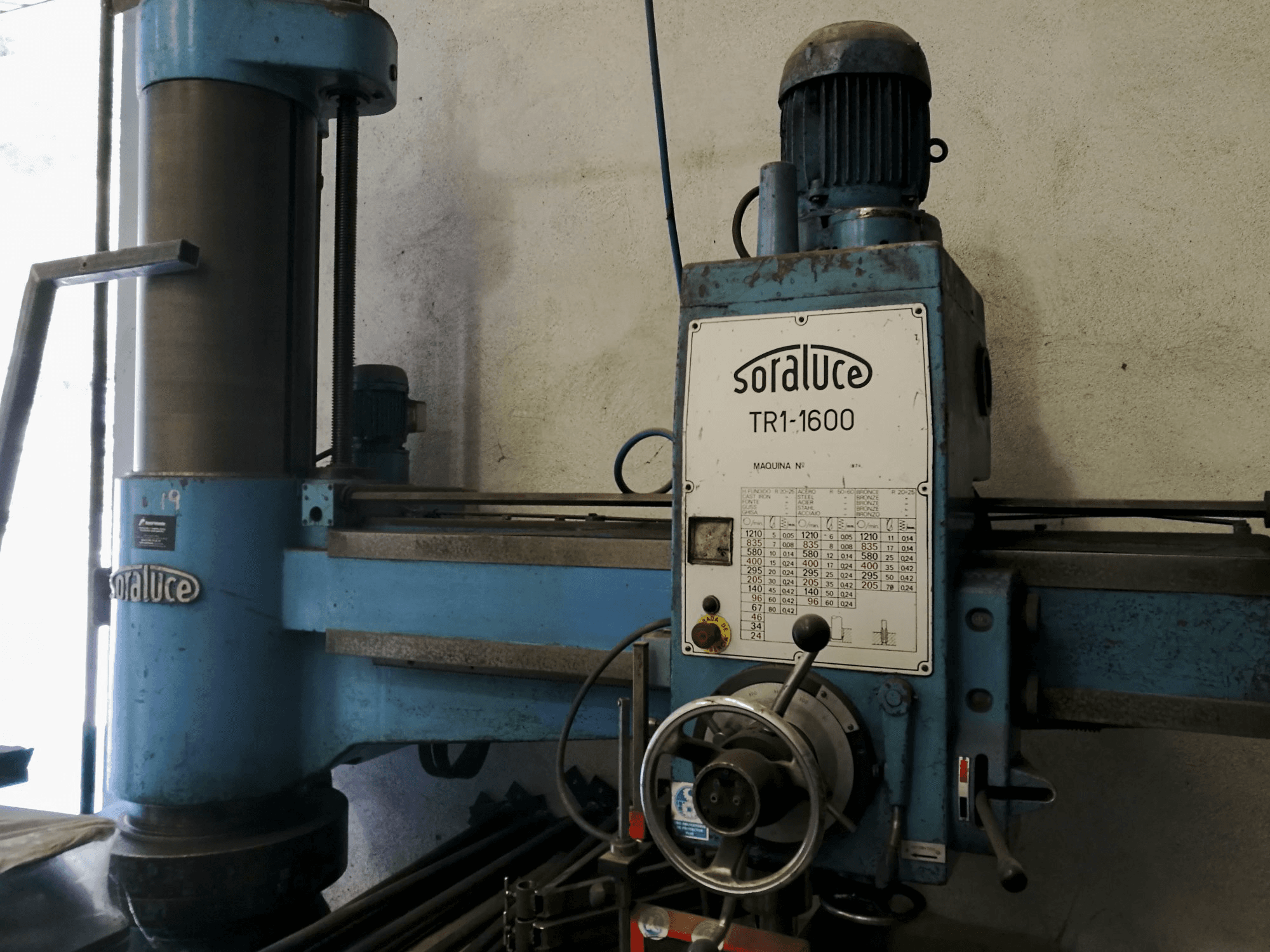A Soraluce TR1-1600 gép jobb nézete