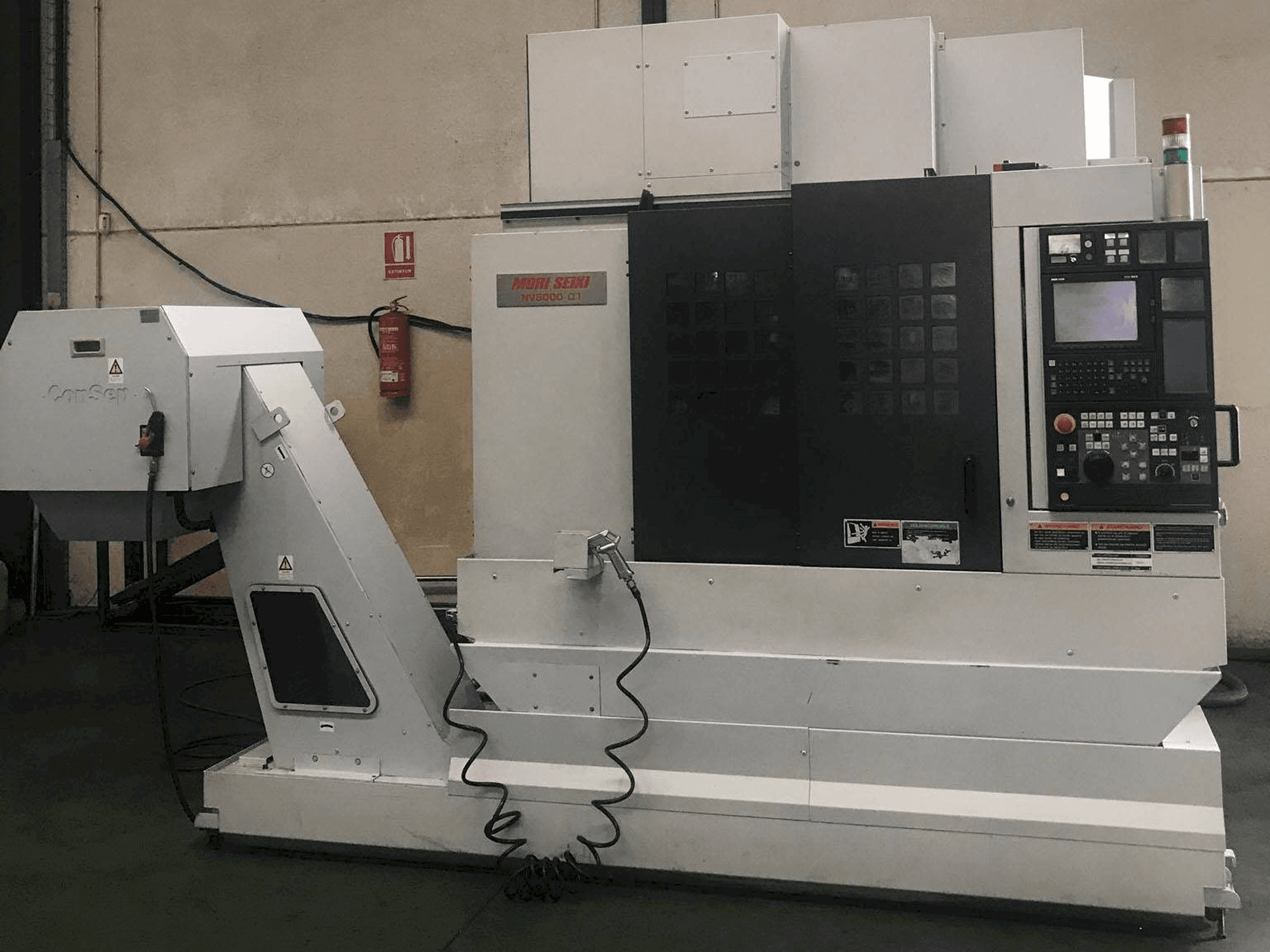 A MORI SEIKI NV5000 Alpha 1A/40 gép elölnézete