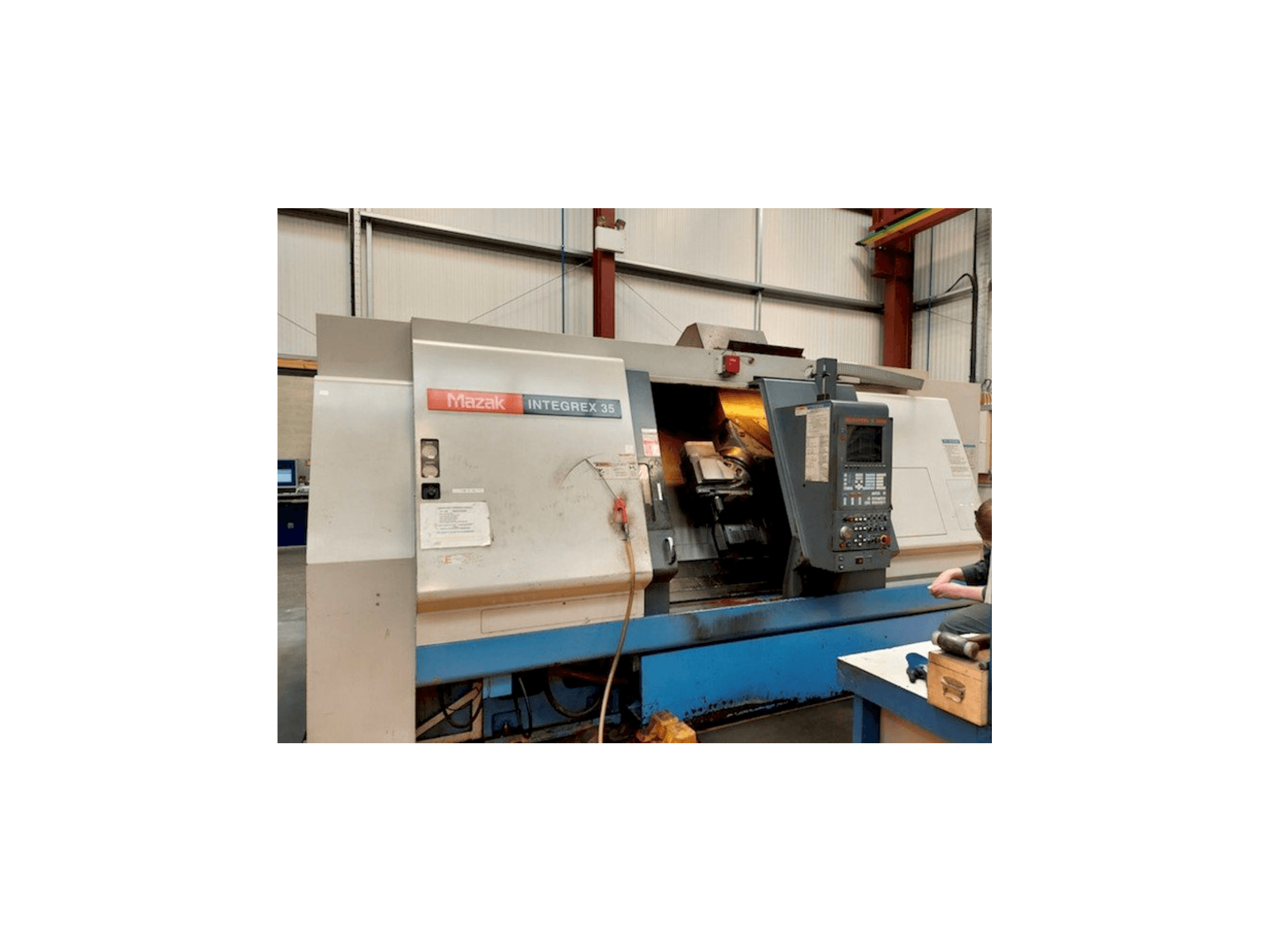 A Mazak INTEGREX 35Y gép elölnézete