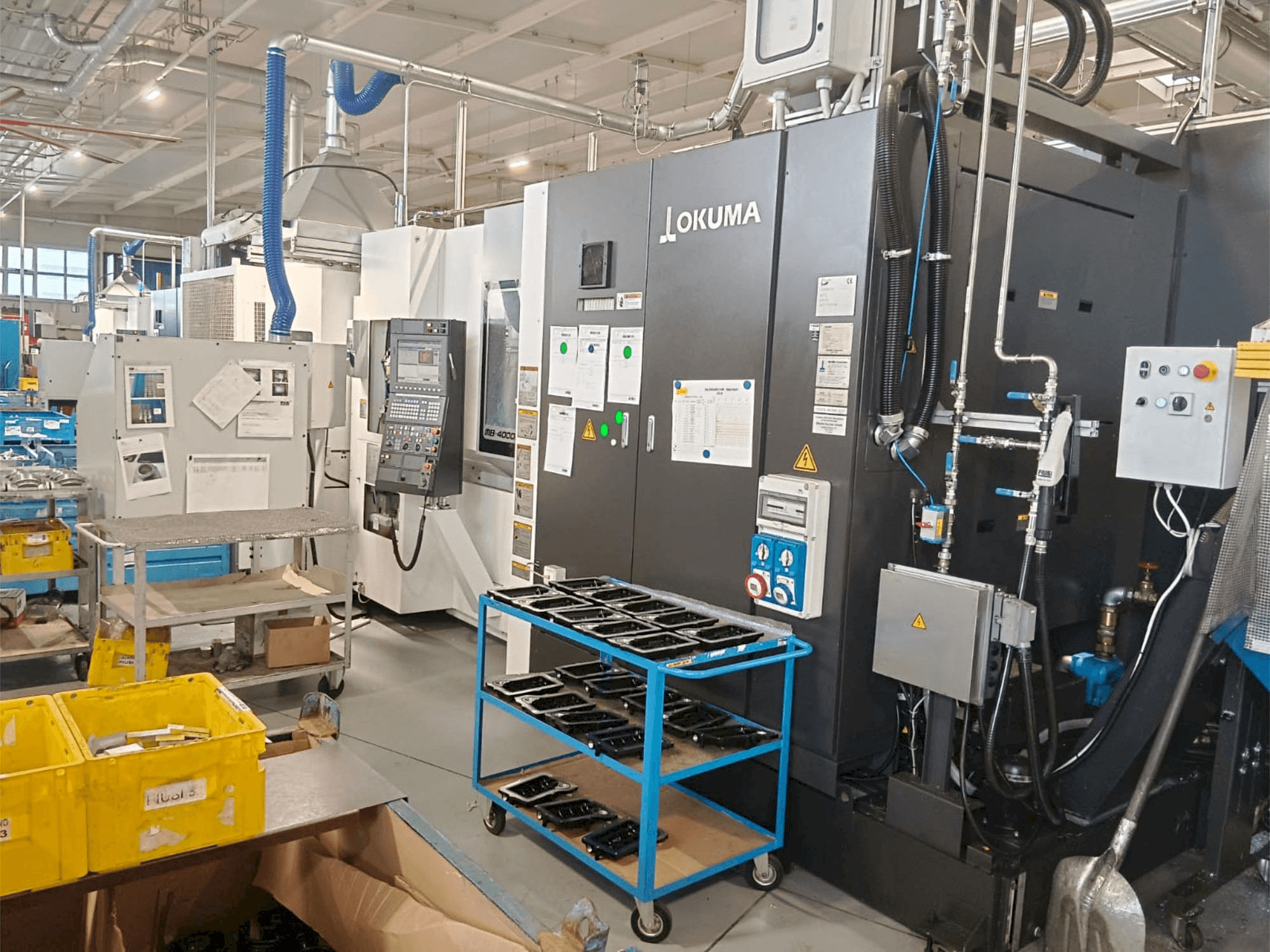 A Okuma MB-4000H gép elölnézete