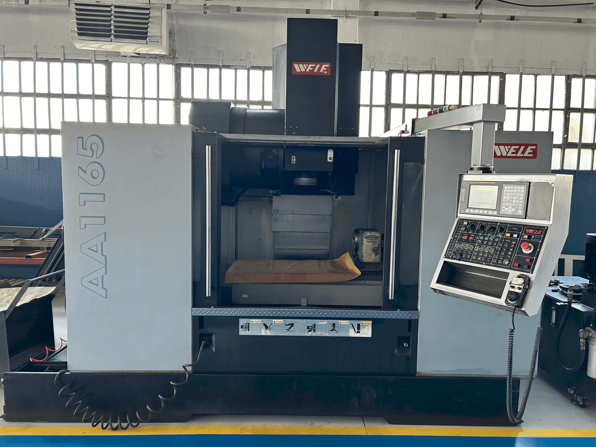 A Wele AA1165 gép elölnézete