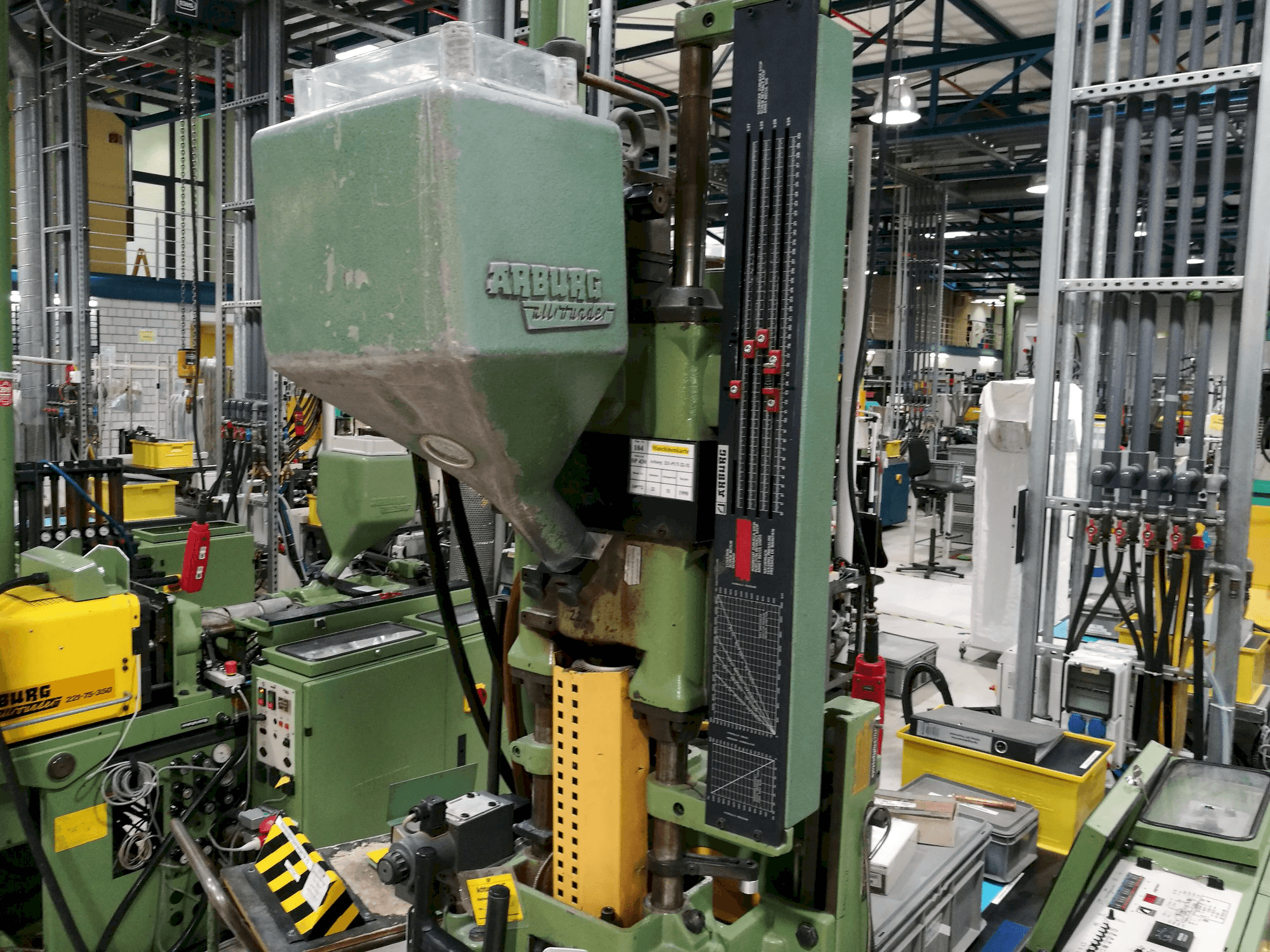 A Arburg Allrounder 221-75-350 gép bal oldali nézete