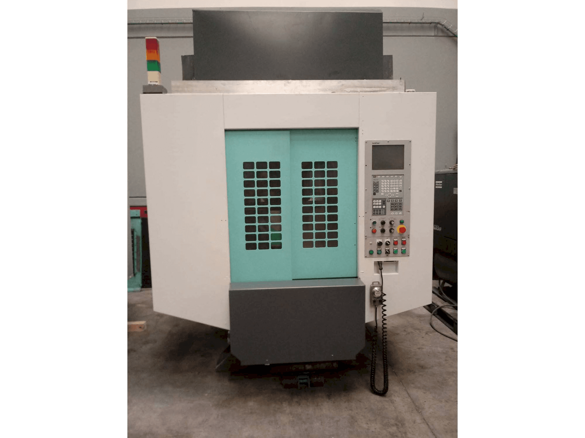 A Brother TC-S2DN-O gép elölnézete