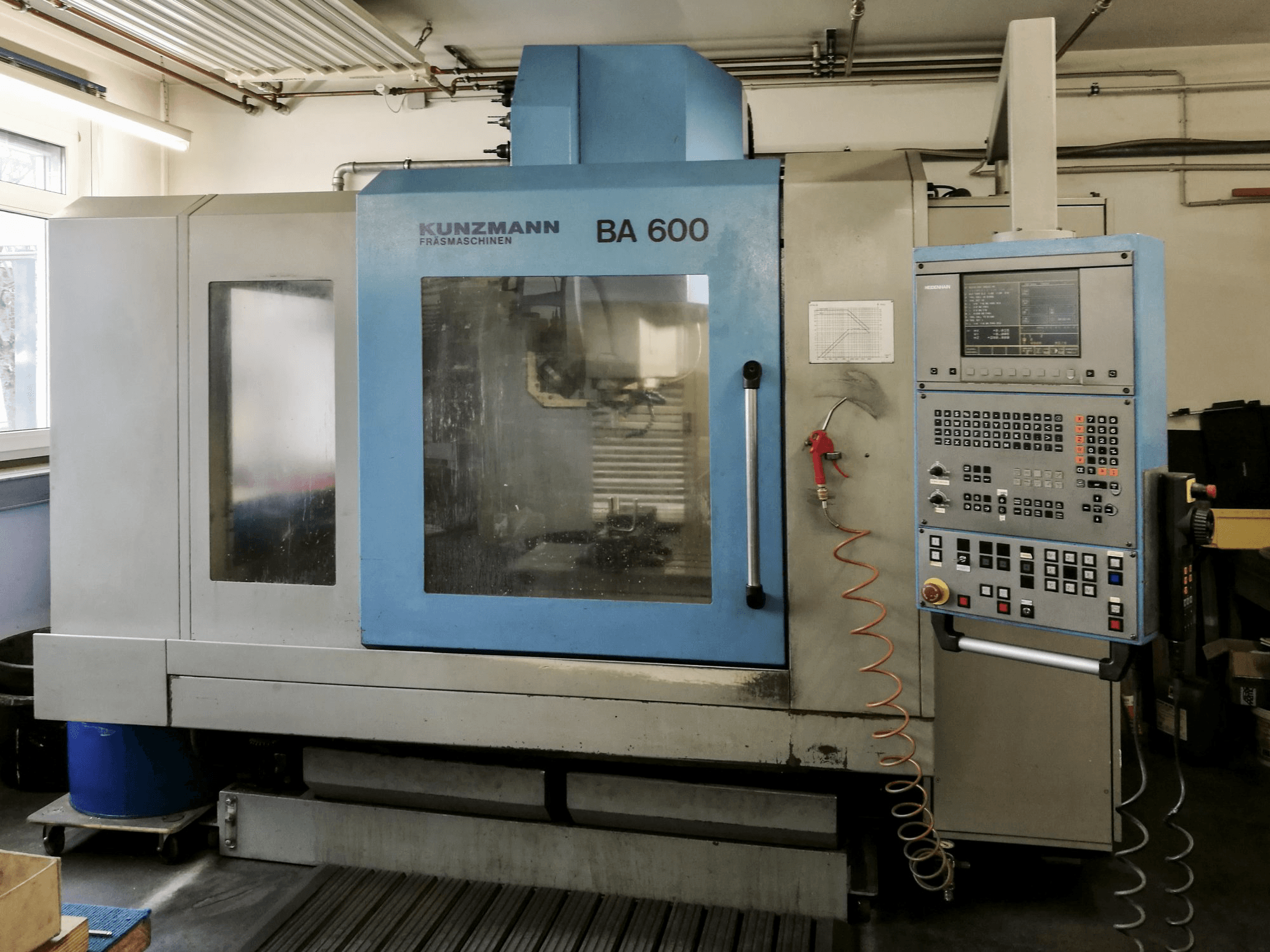 A KUNZMANN BA600 gép elölnézete