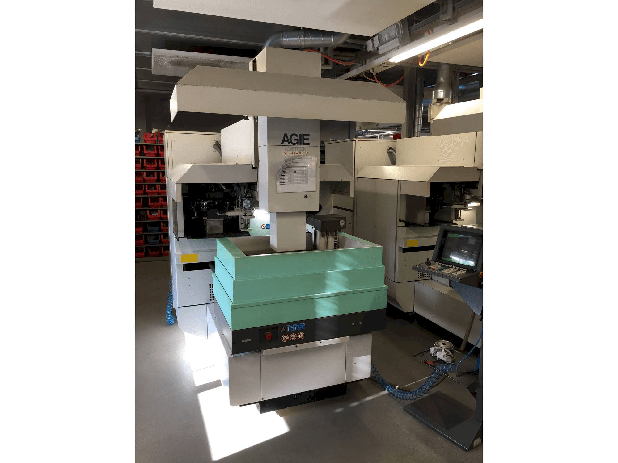 A AGIE INTEGRAL 2 gép elölnézete