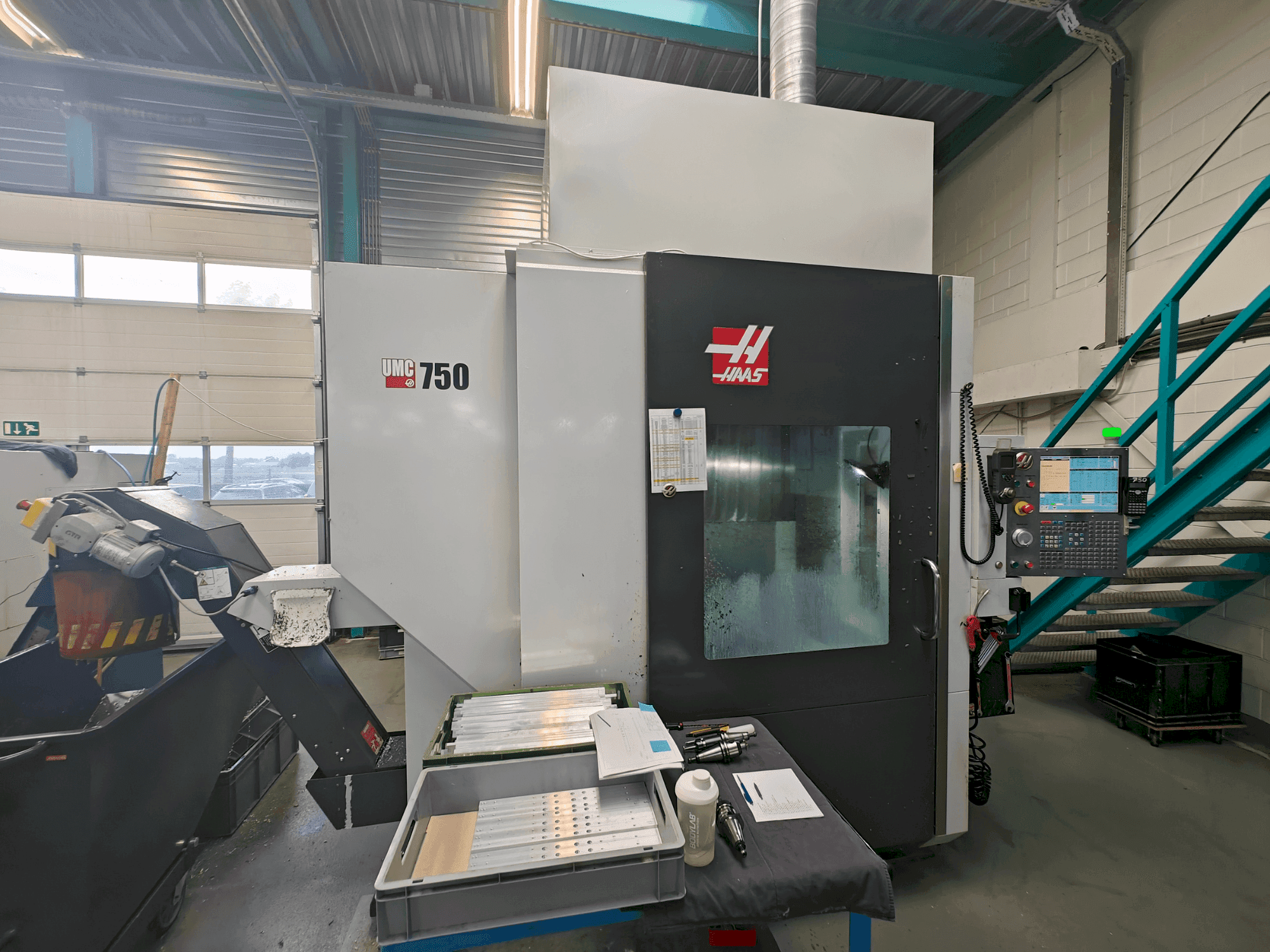 A HAAS UMC-750 gép elölnézete