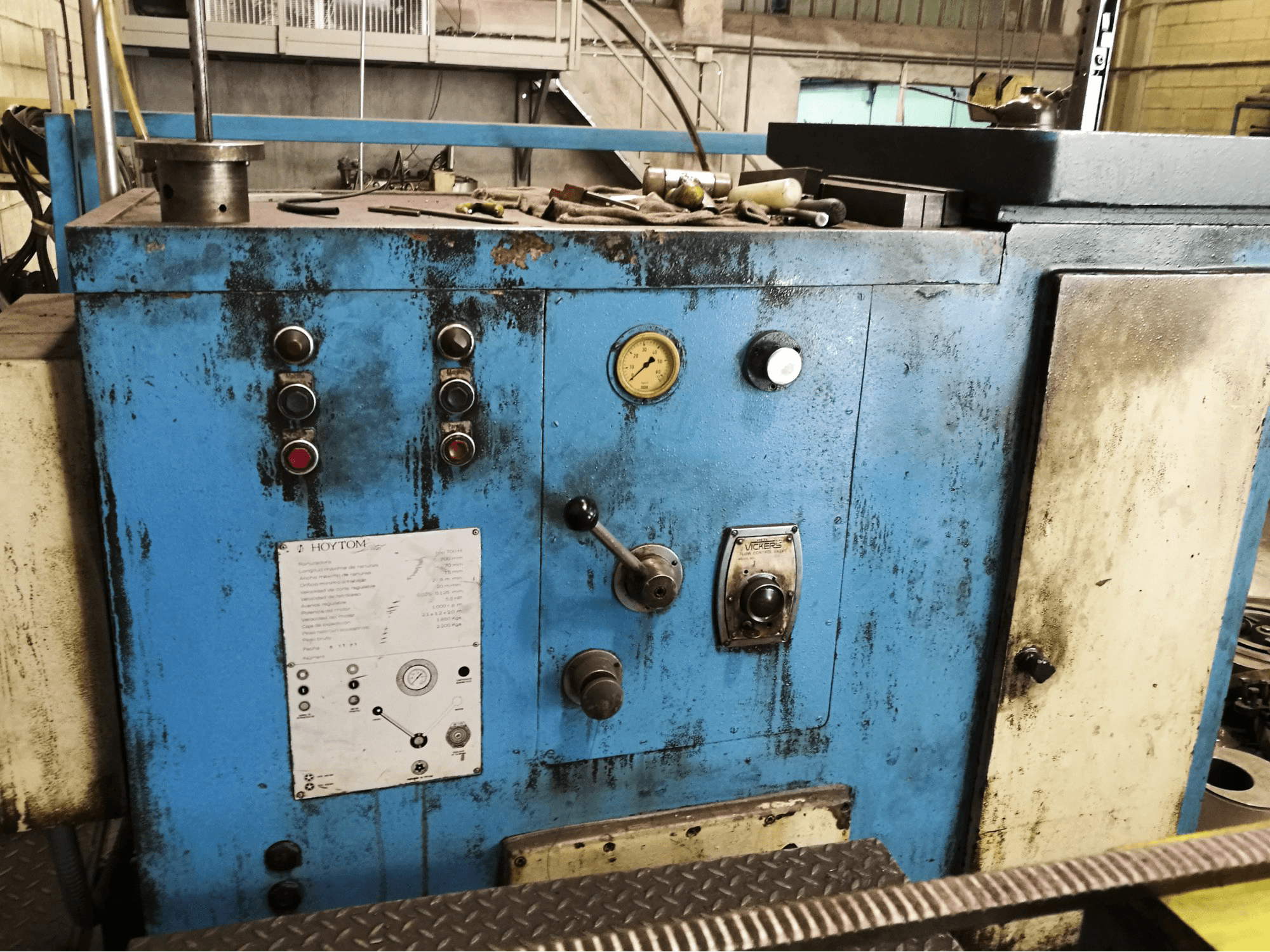 A Hoytom 700 H gép elölnézete