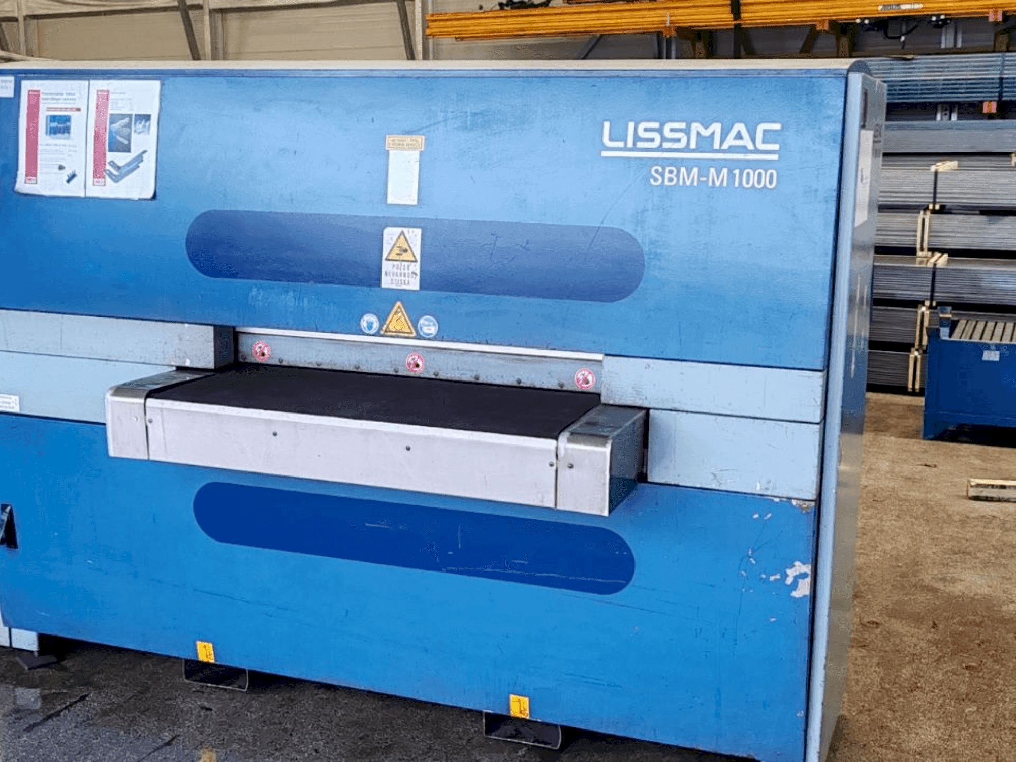 A LISSMAC SBM-M 1000 B2 gép elölnézete