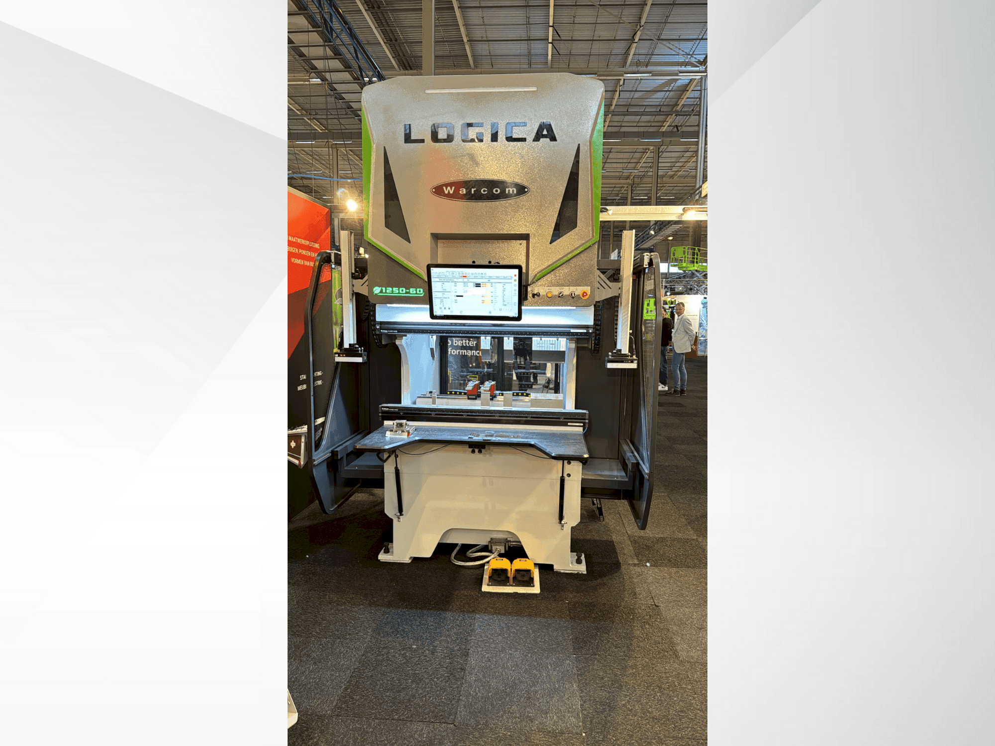 A Warcom LOGICA 1250-60 gép elölnézete