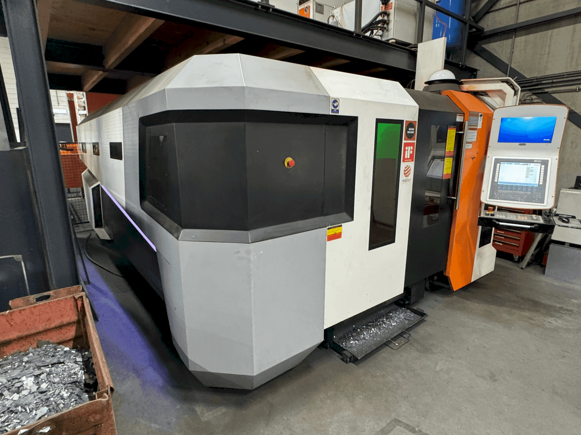 A ERMAKSAN Fibermak Momentum Gen-3 4,0,kW gép elölnézete
