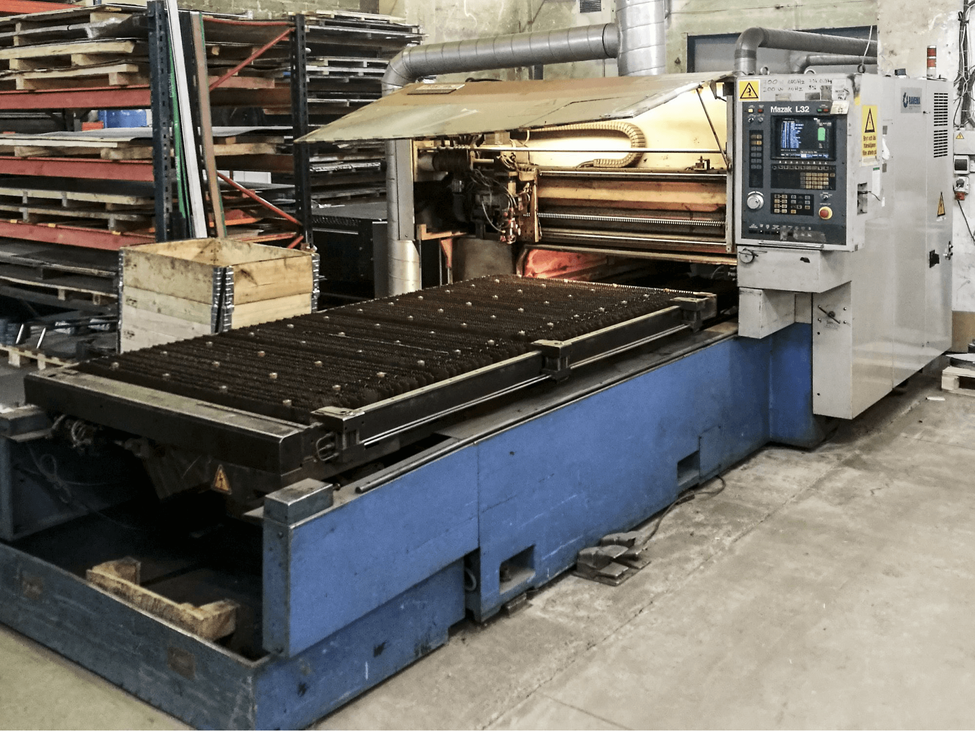 A Mazak LASER-PATH NEW SUPER TURBO X48 gép bal oldali nézete