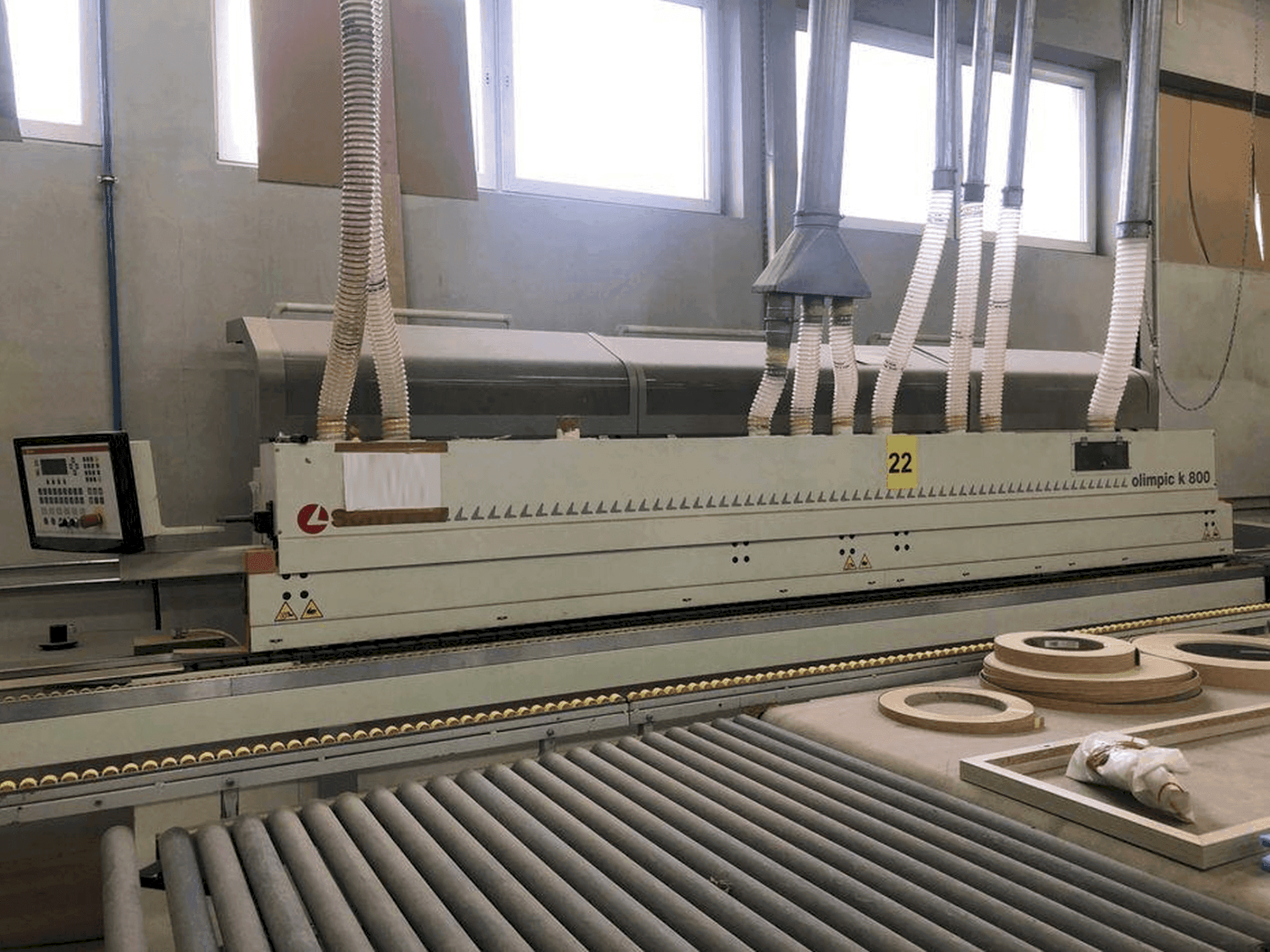 A SCM Olimpic K800 gép elölnézete