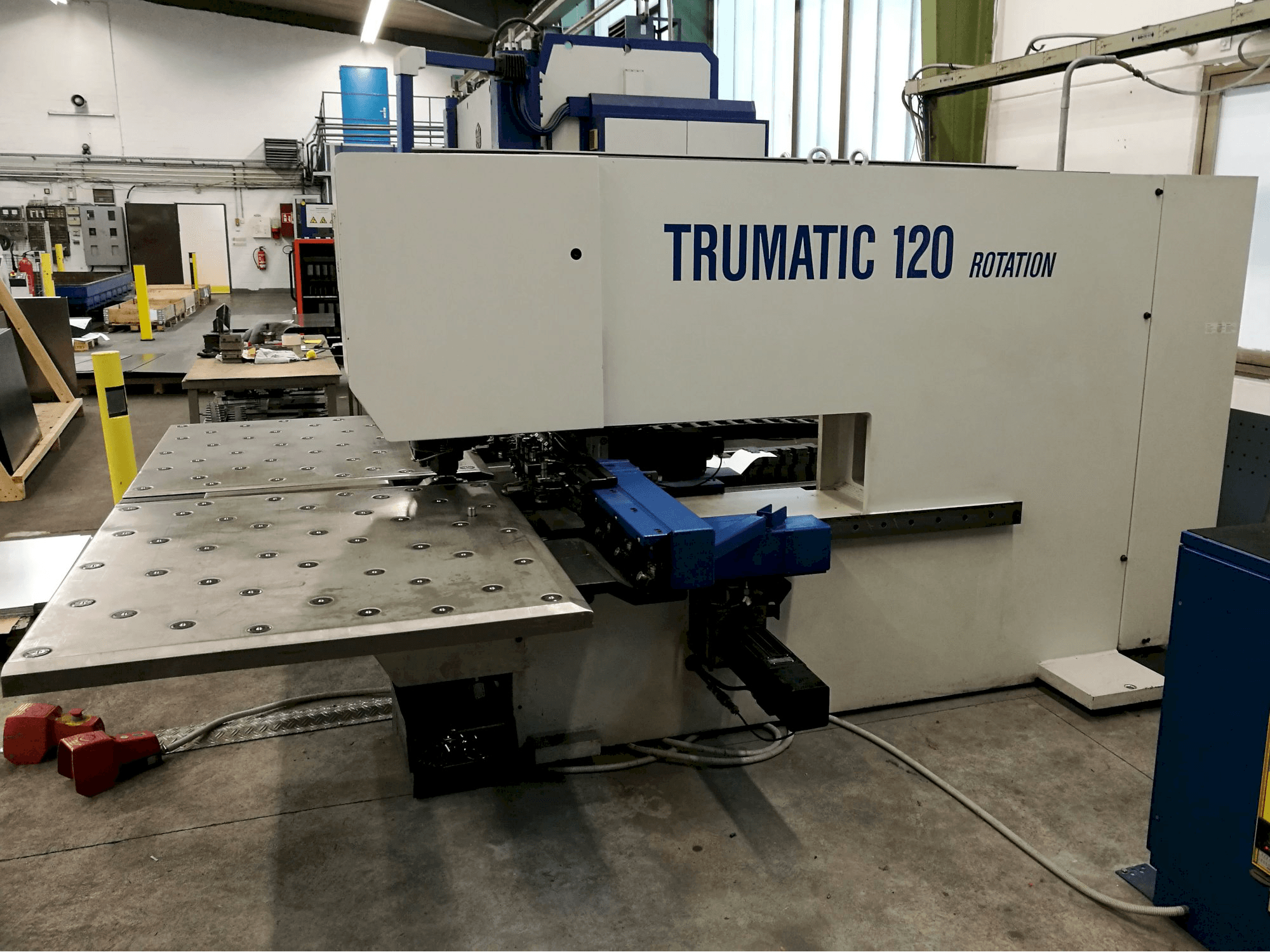 A Trumpf Trumatic 120R gép jobb nézete