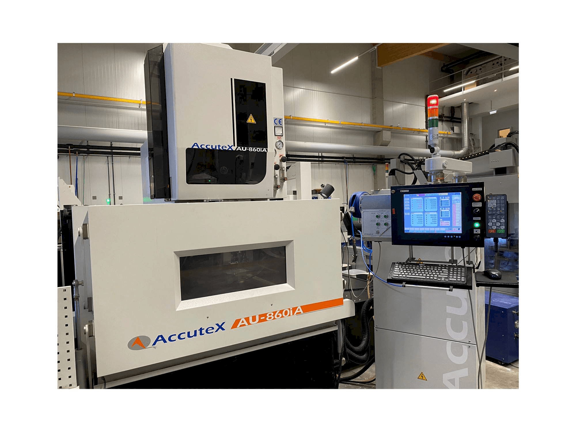 A AccuteX AU-860iA gép elölnézete