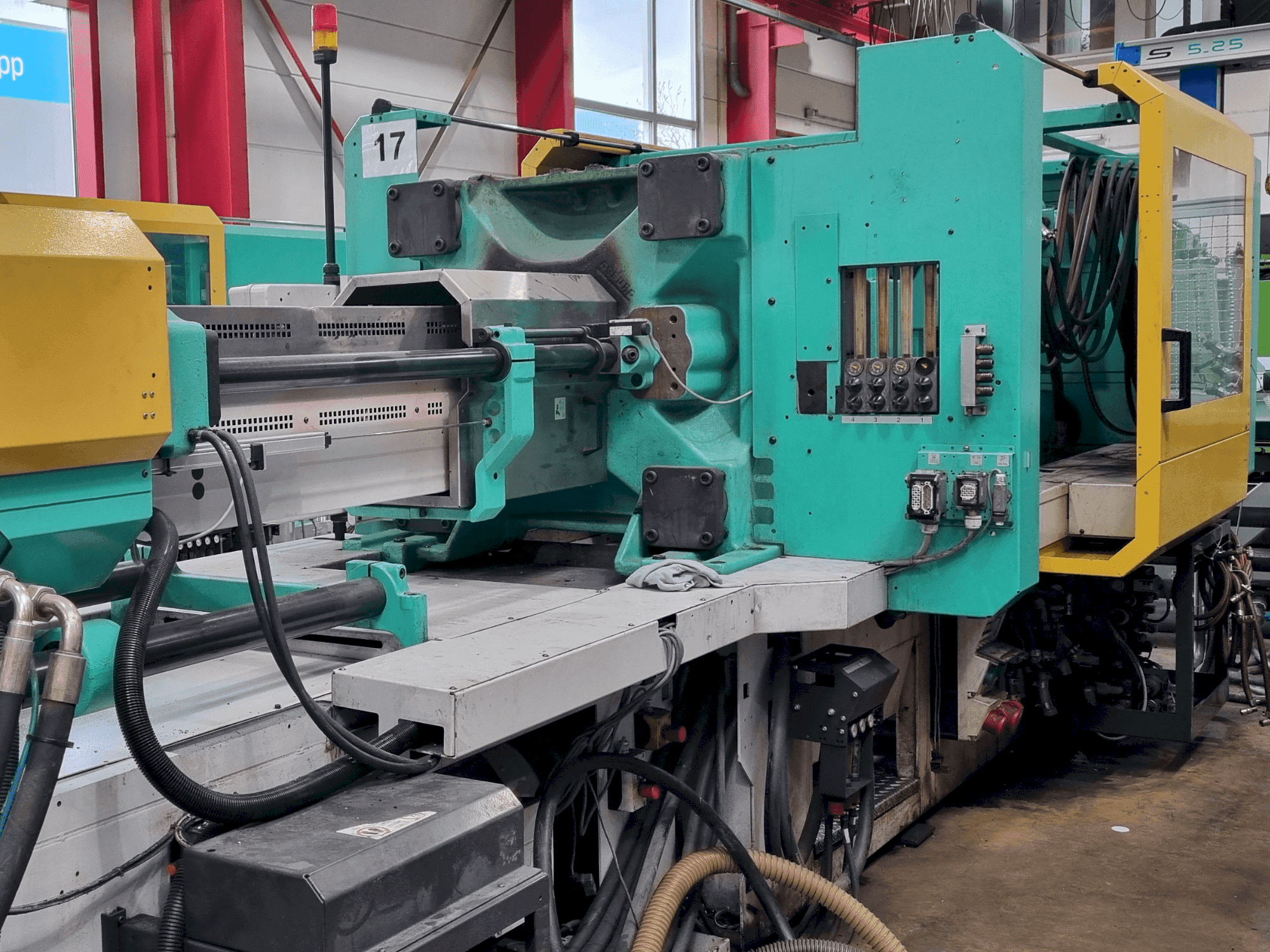 A Arburg 630 S 2500-1300 ECO gép elölnézete