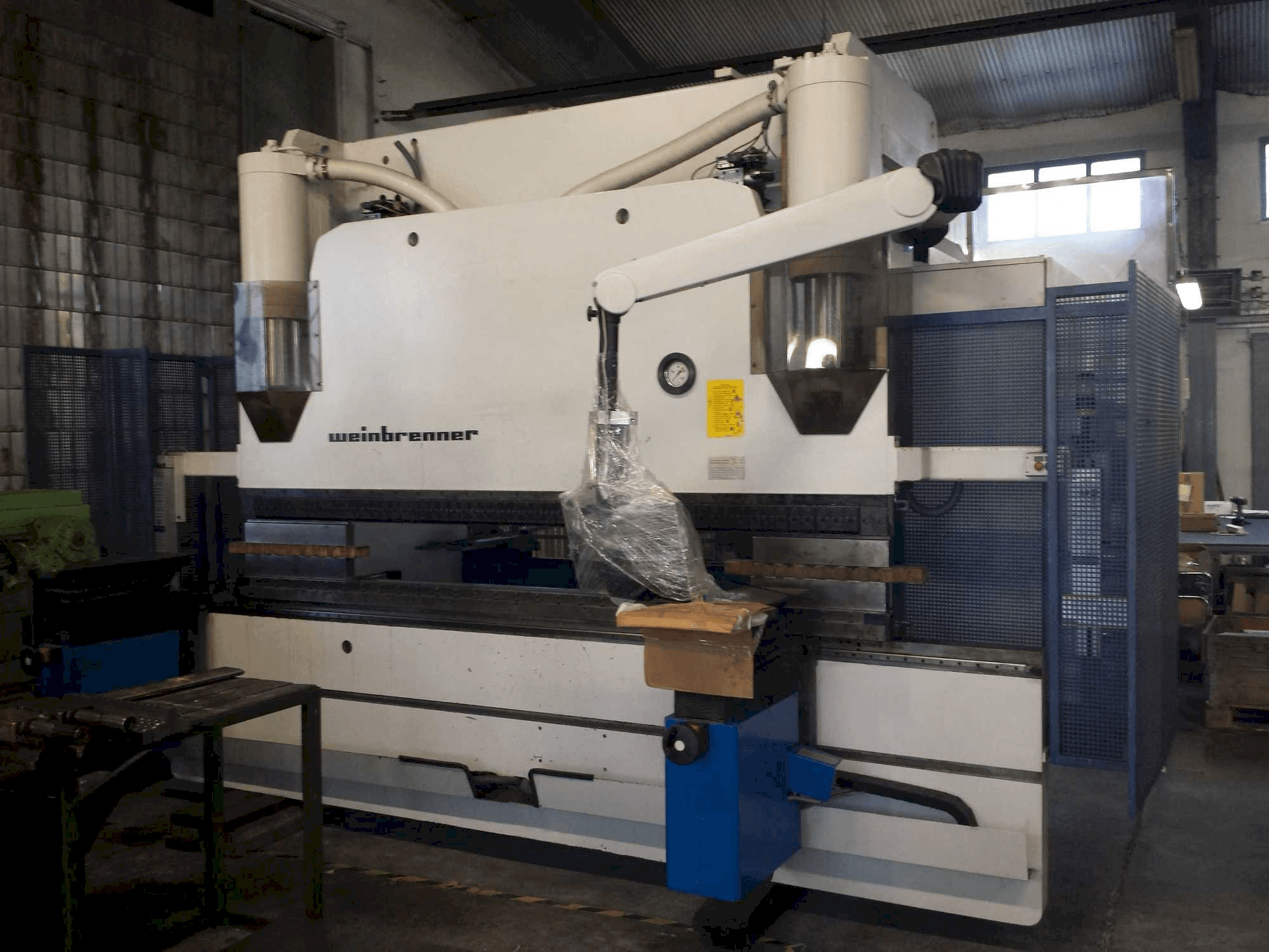 A Weinbrenner GP 160 gép elölnézete