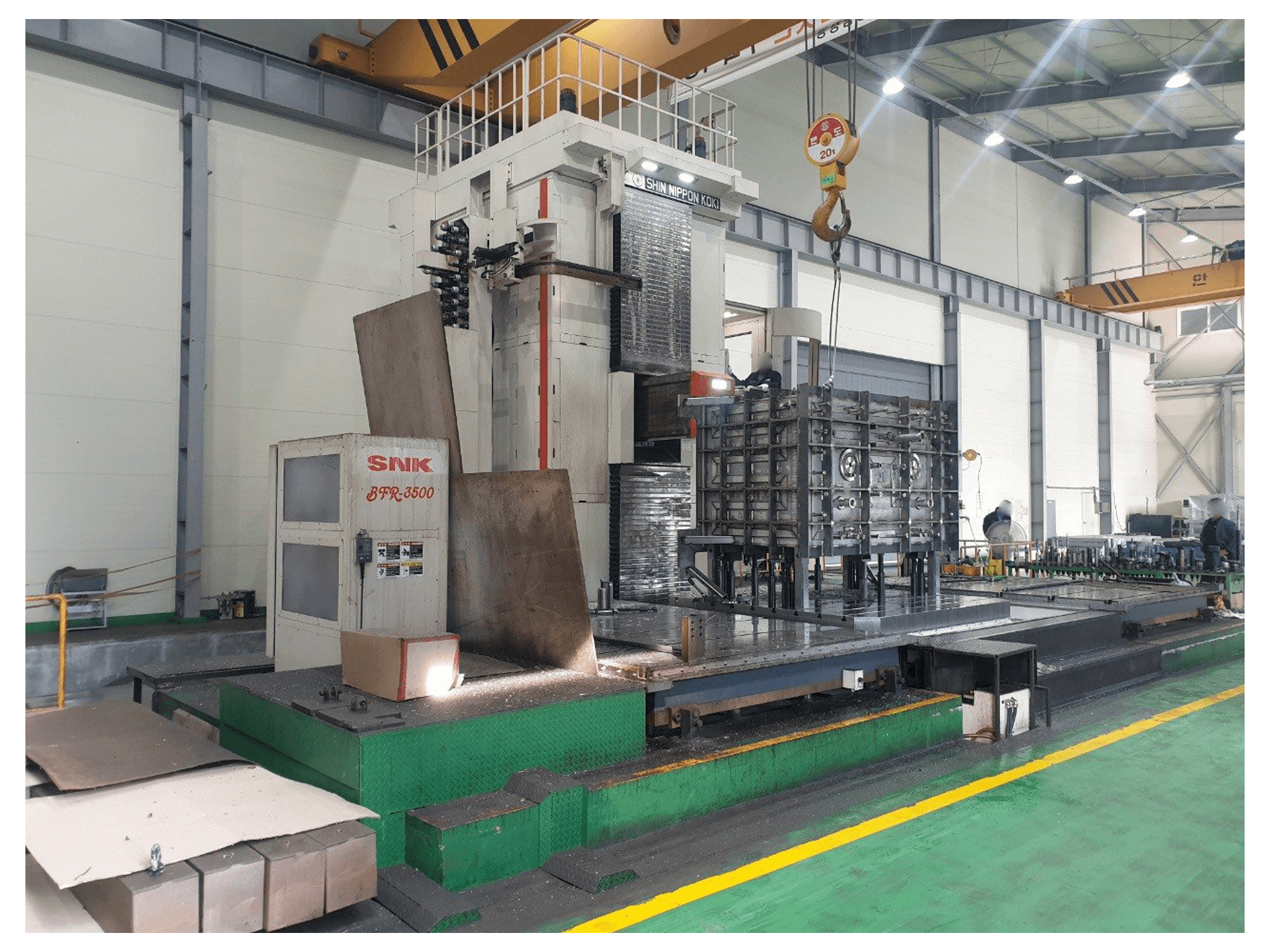 A SNK BFR-3500 gép elölnézete