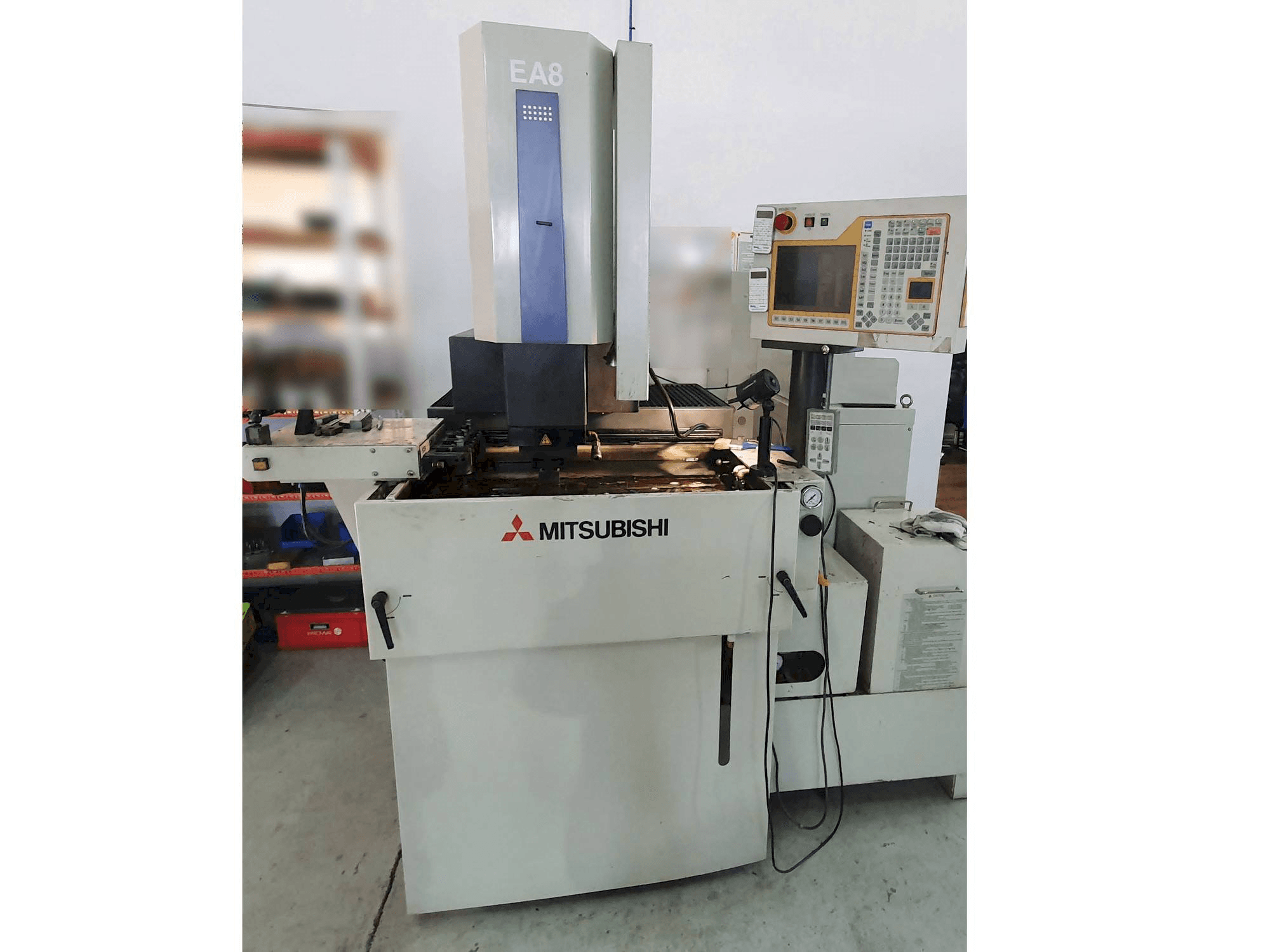 A Mitsubishi EA8 gép elölnézete