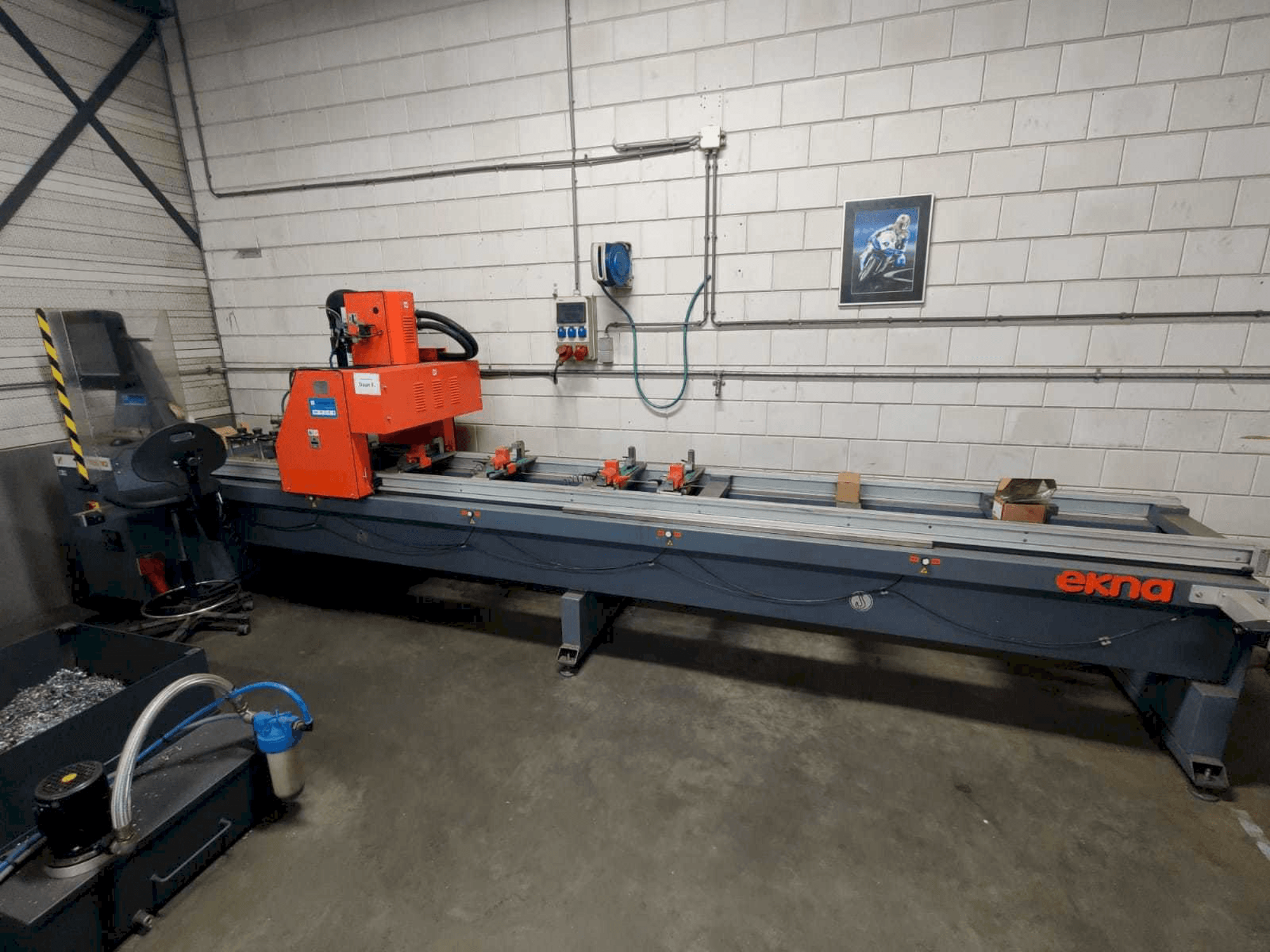 A Tekna TK426-1 gép elölnézete