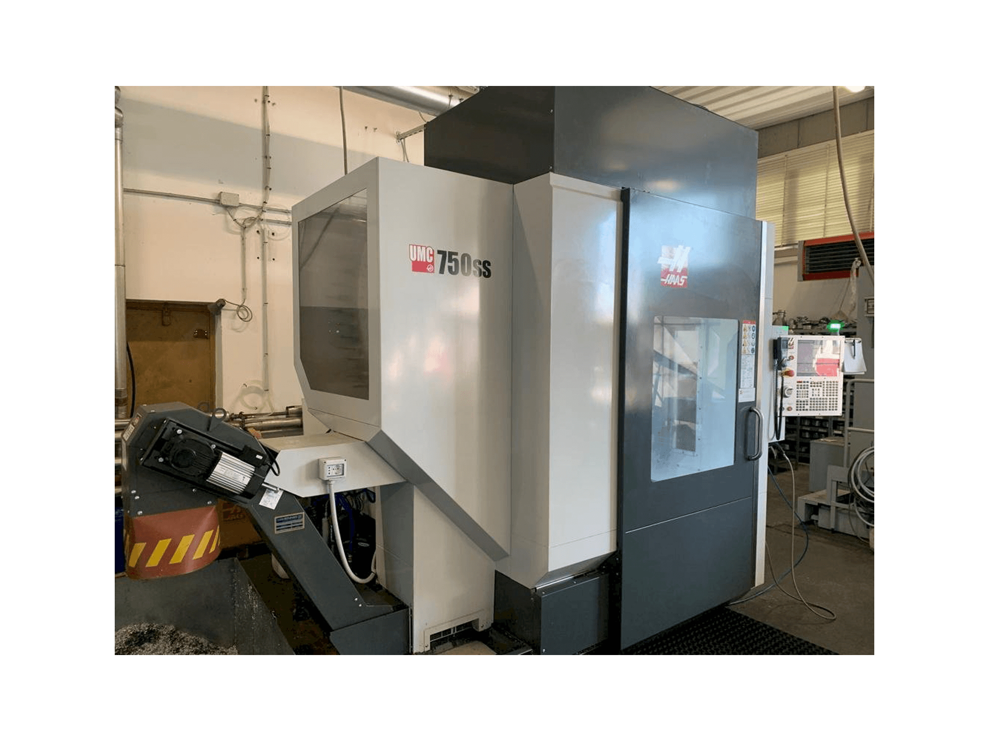 A HAAS UMC 750SS gép elölnézete